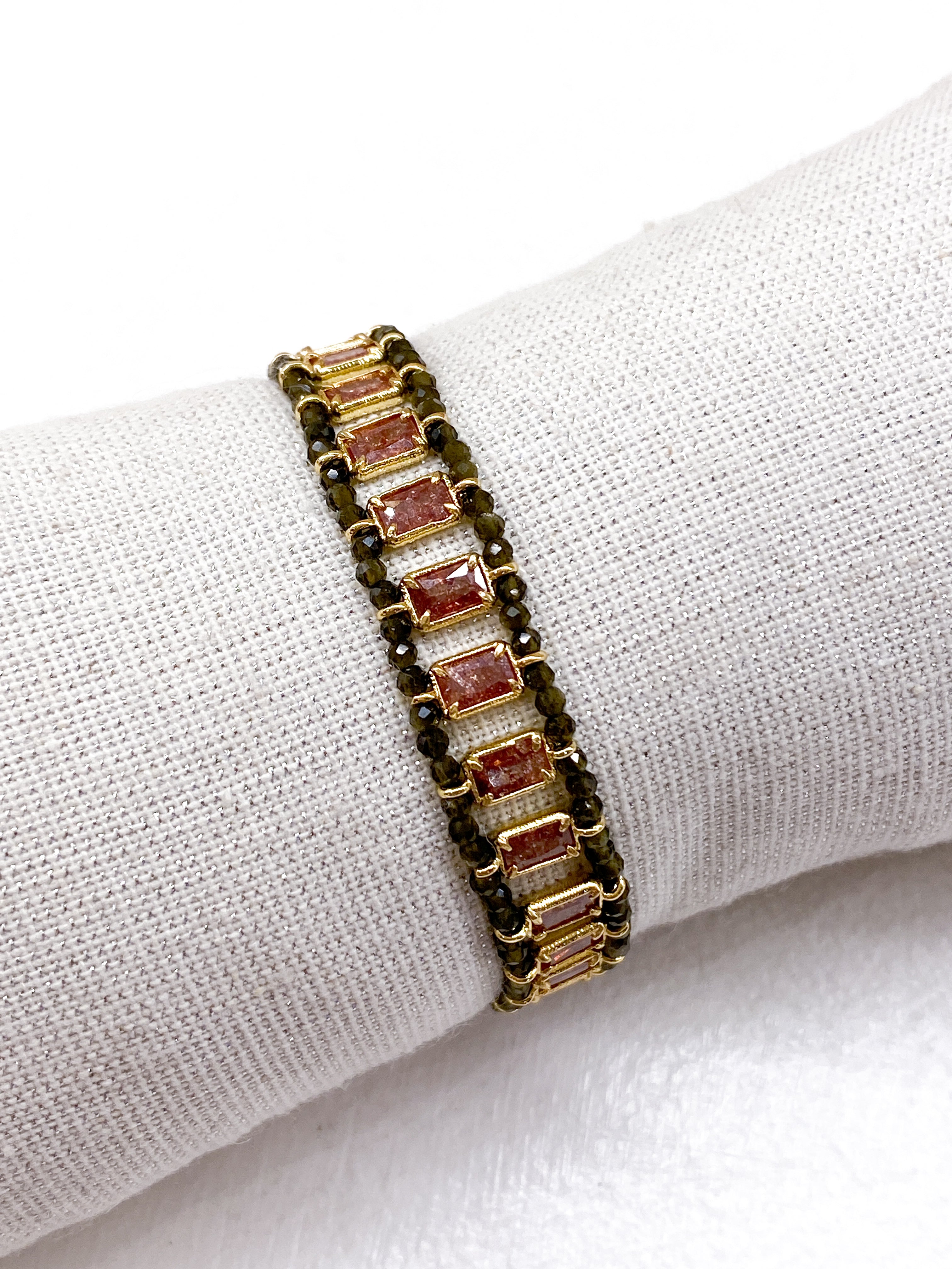 Bracelet en pierres naturelles et zircons facettés
