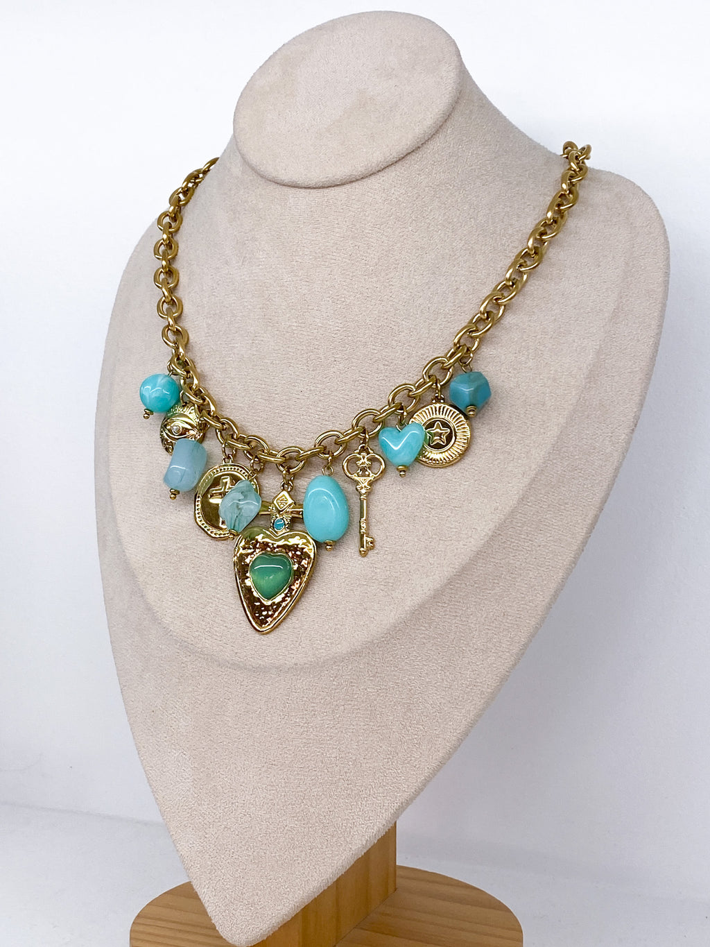 Collier grosse chaîne dorée avec pampilles turquoise