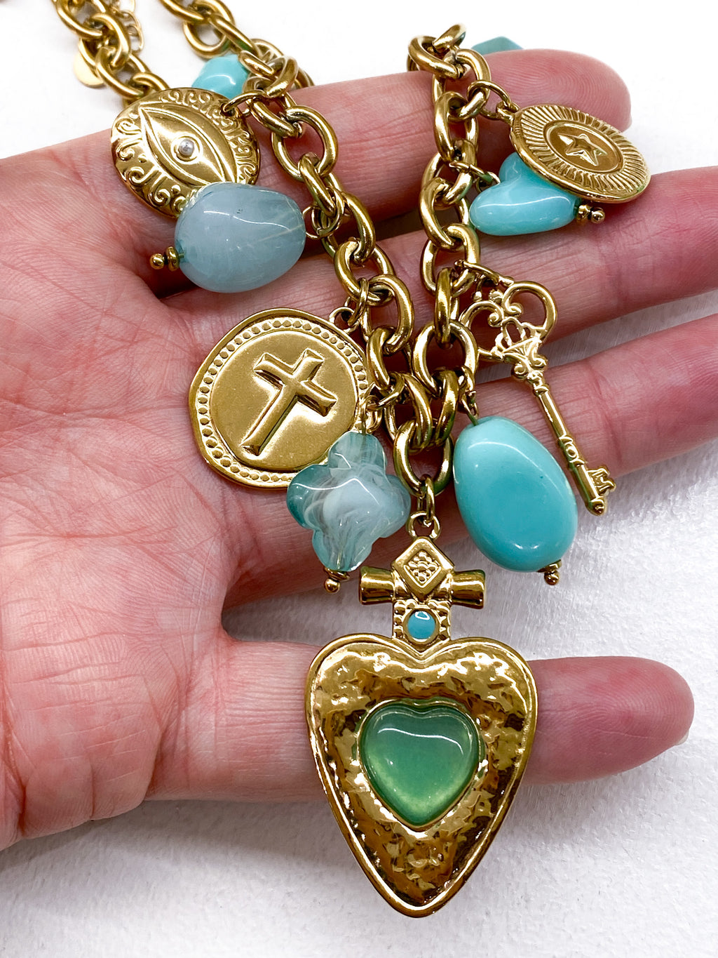 Collier grosse chaîne dorée avec pampilles turquoise