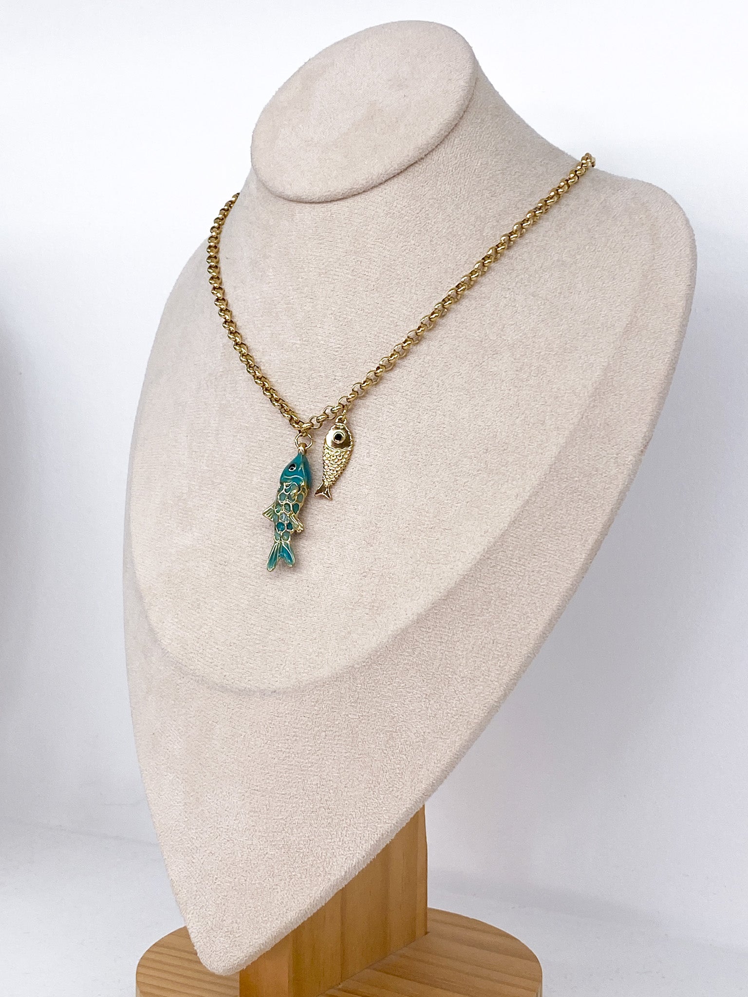 Collier chaîne épaisse avec pendentifs poissons