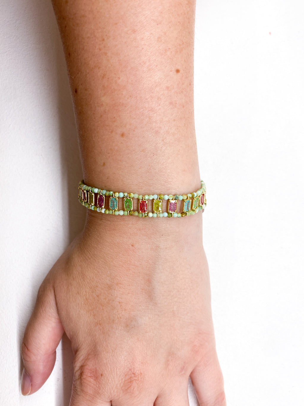 Bracelet en pierres naturelles et zircons facettés