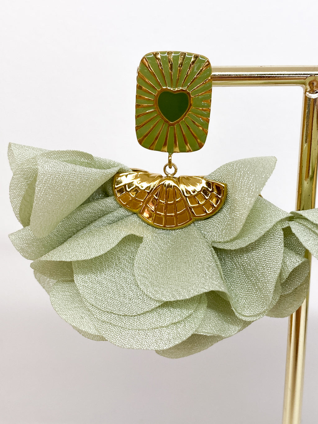 Boucles d’oreilles dorées fleur en tissu