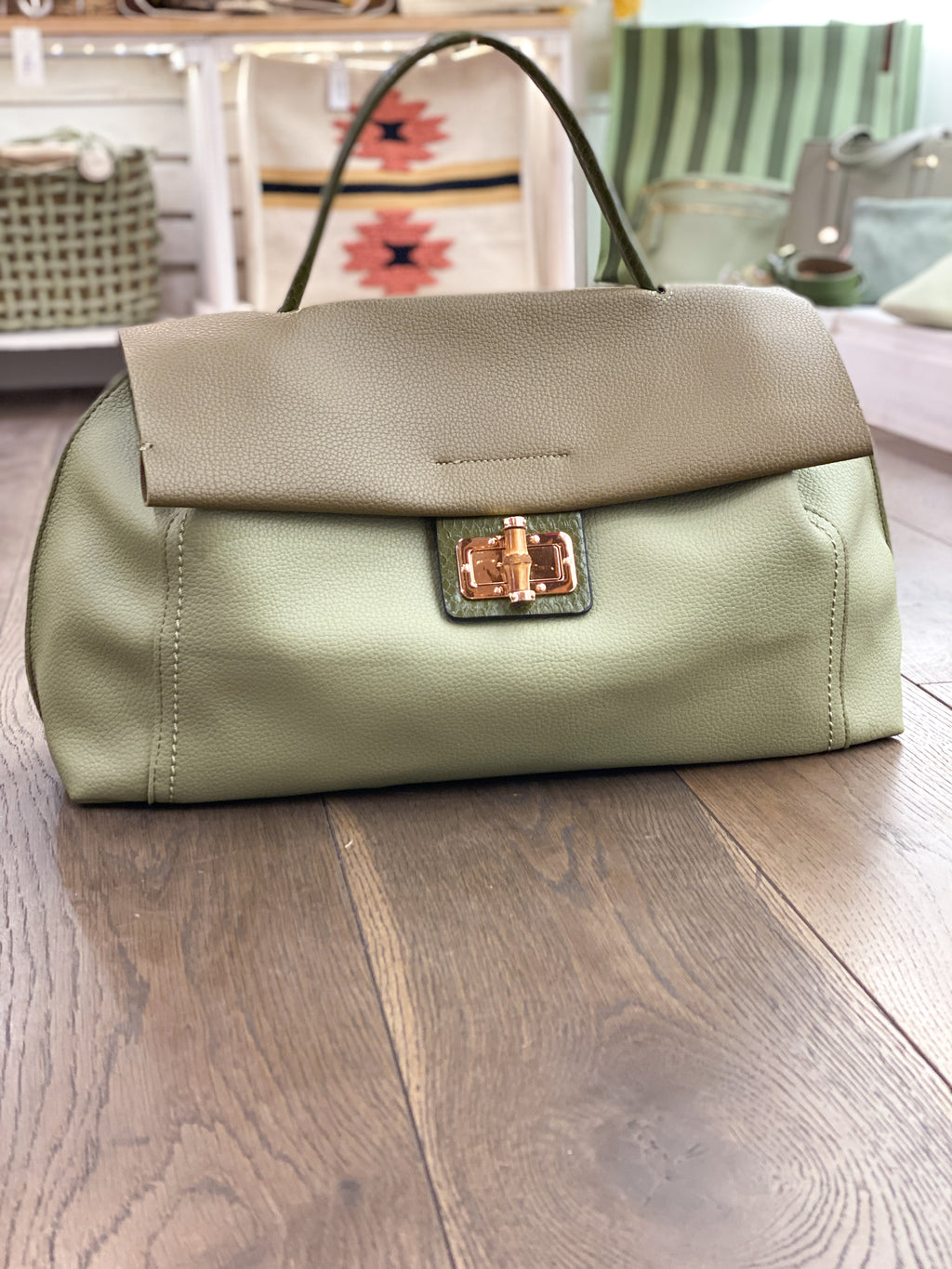 Grand sac à main vert en similicuir avec bandoulière amovible