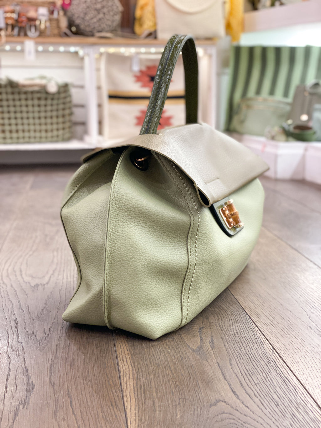 Grand sac à main vert en similicuir avec bandoulière amovible
