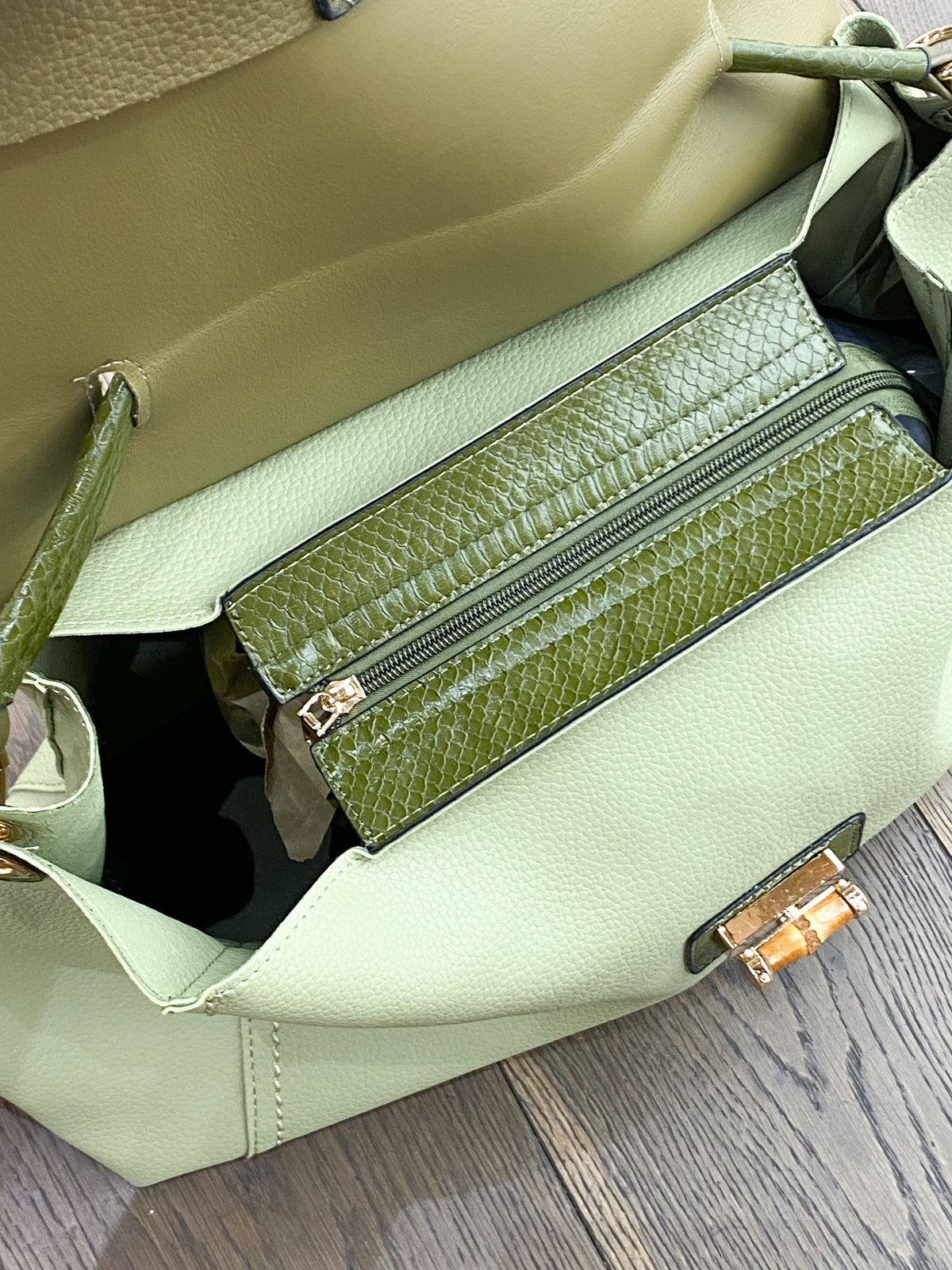 Grand sac à main vert en similicuir avec bandoulière amovible