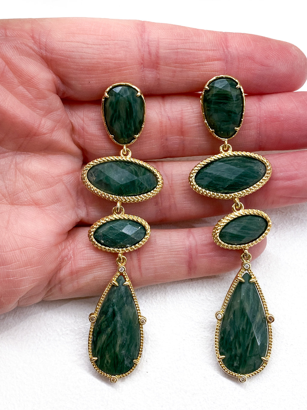 Boucles d’oreilles longues avec aventurine verte