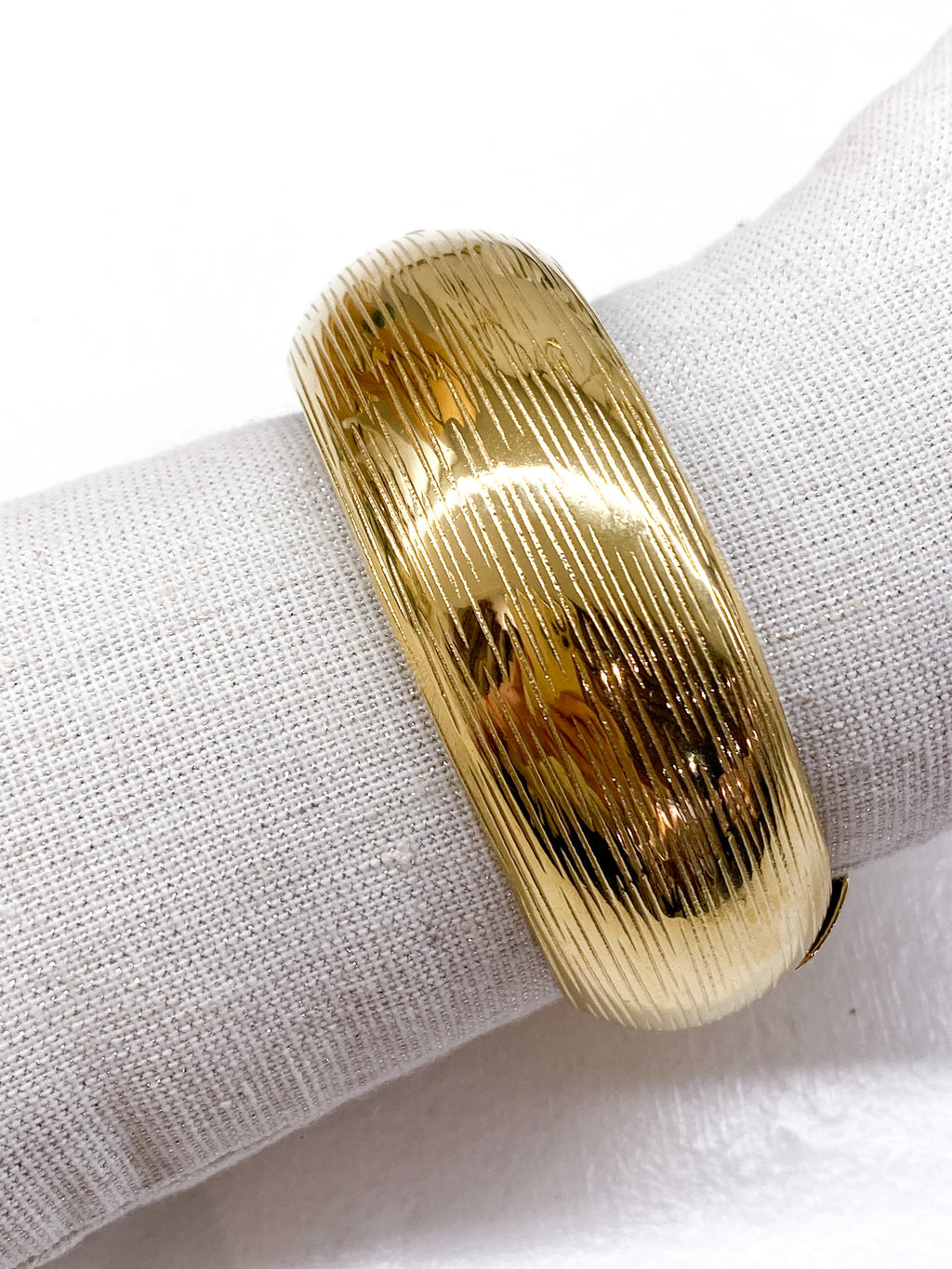 Bracelet jonc large femme en acier inoxydable strié