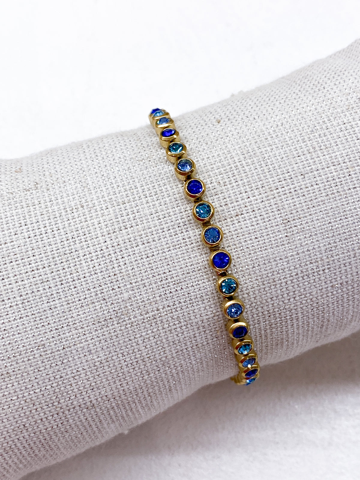 Bracelet fin doré en acier inoxydable à strass ronds