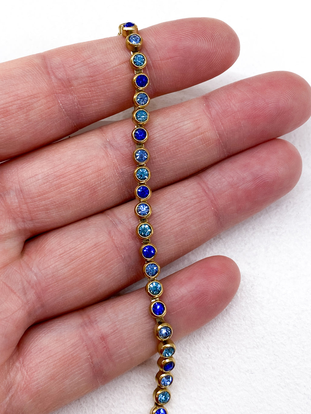 Bracelet fin doré en acier inoxydable à strass ronds