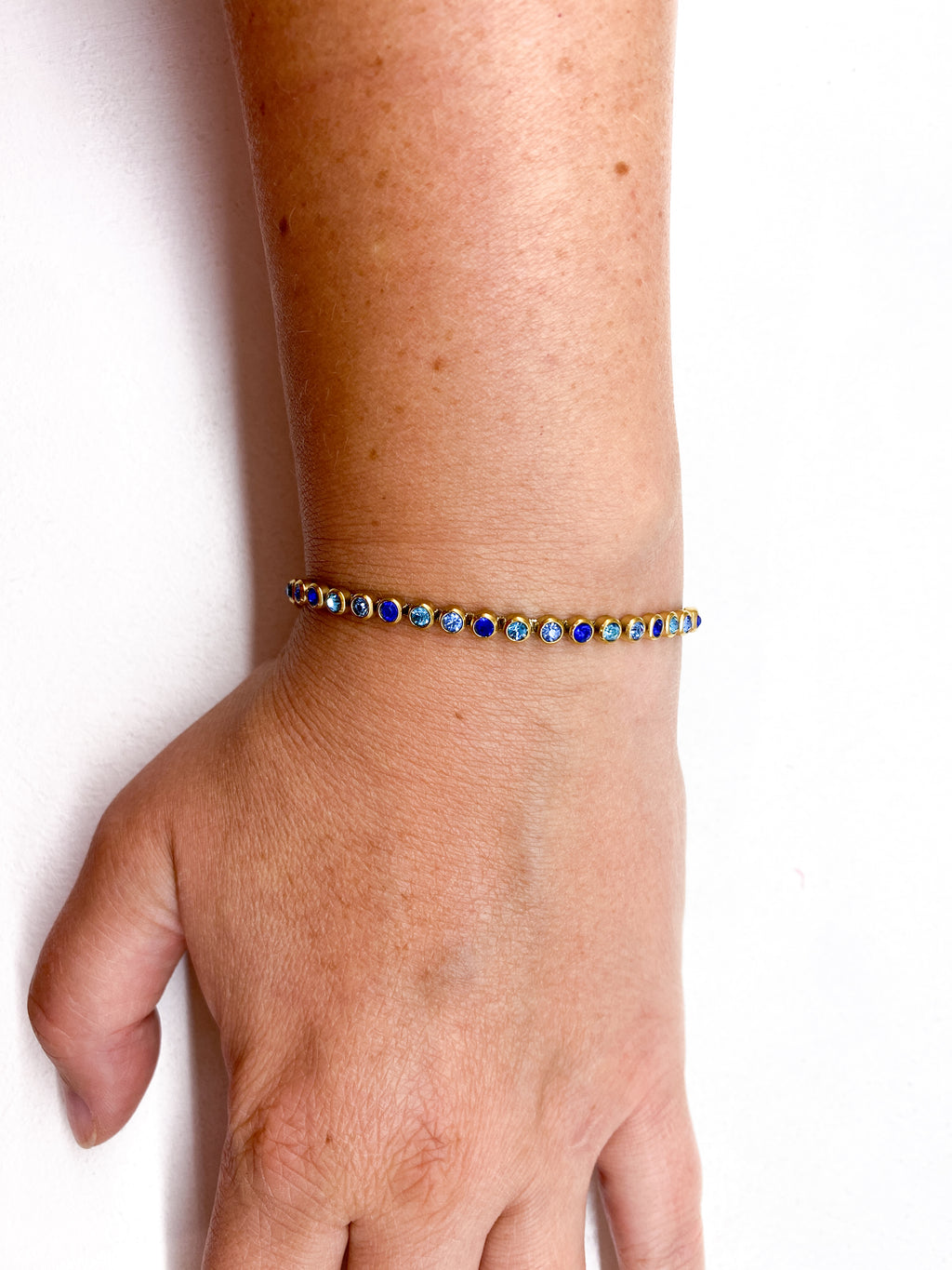 Bracelet fin doré en acier inoxydable à strass ronds