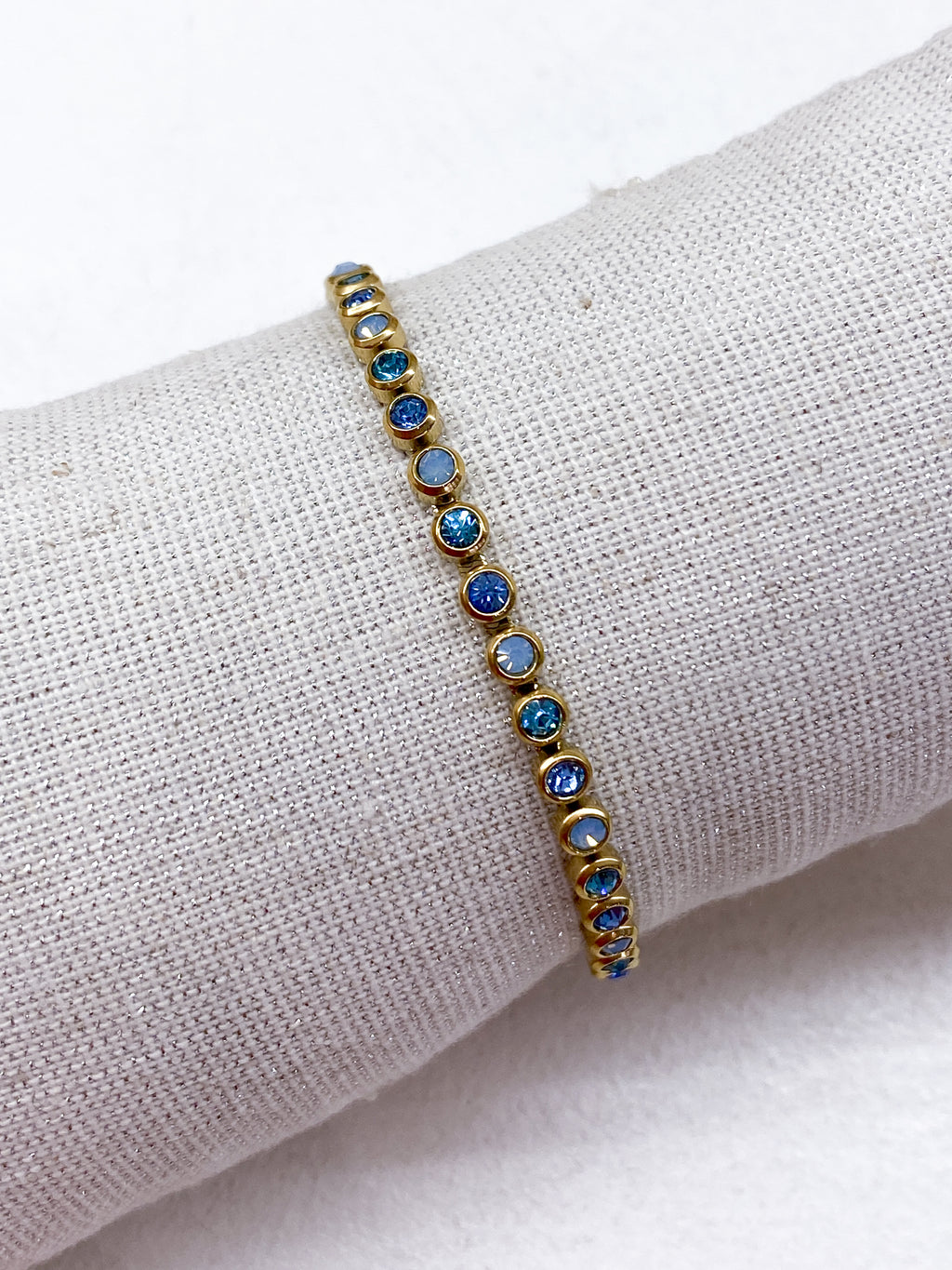 Bracelet fin doré en acier inoxydable à strass ronds