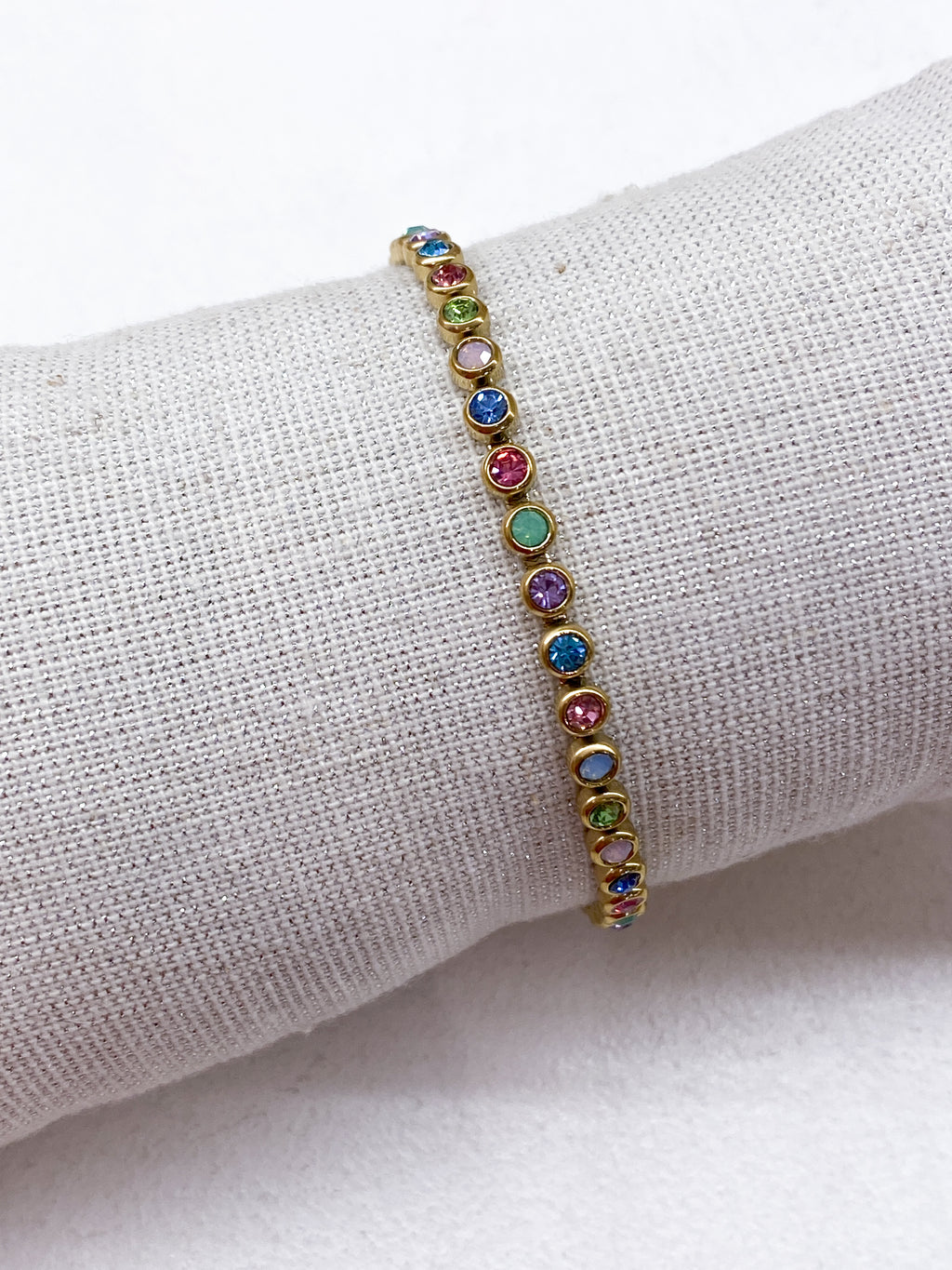 Bracelet fin doré en acier inoxydable à strass ronds