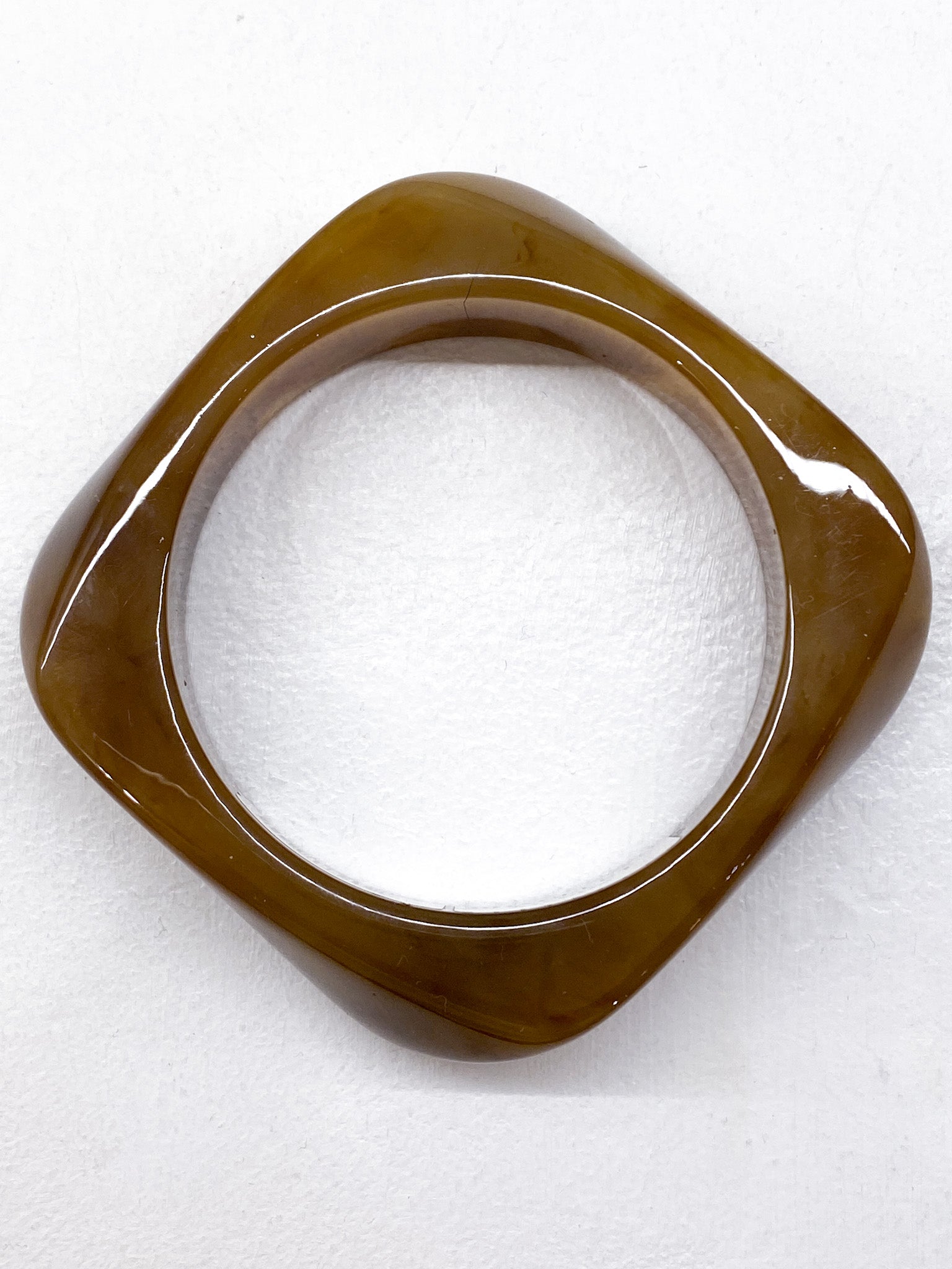 Bracelet jonc forme irrégulière en acétate coloré