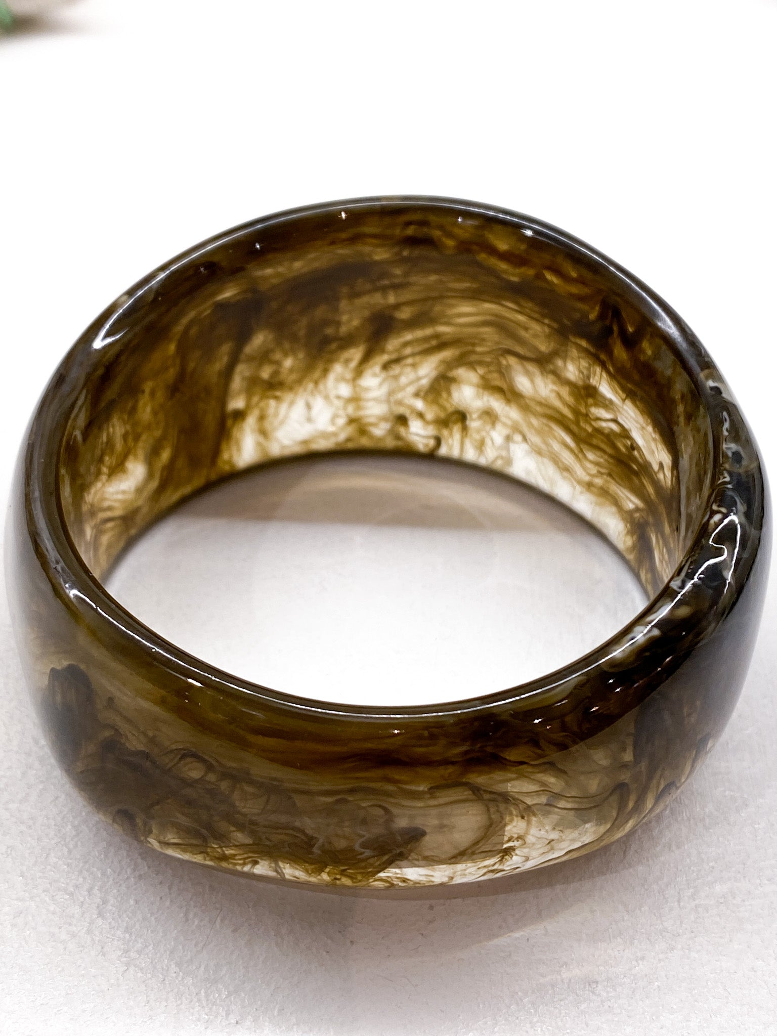 Bracelet jonc large marron en acétate effet marbre
