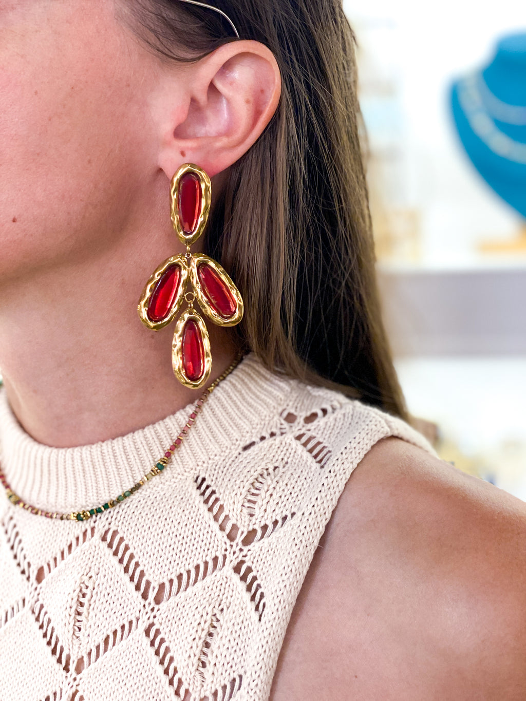Boucles d’oreilles longues en résine facettée et acier inoxydable