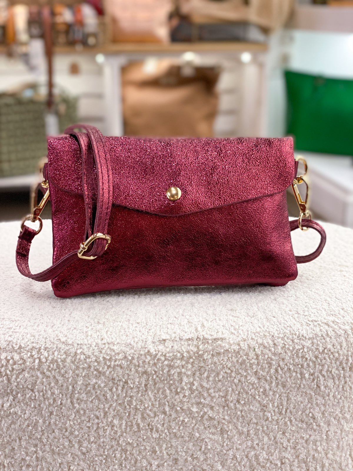 Sac femme en cuir irisé porté main et bandoulière