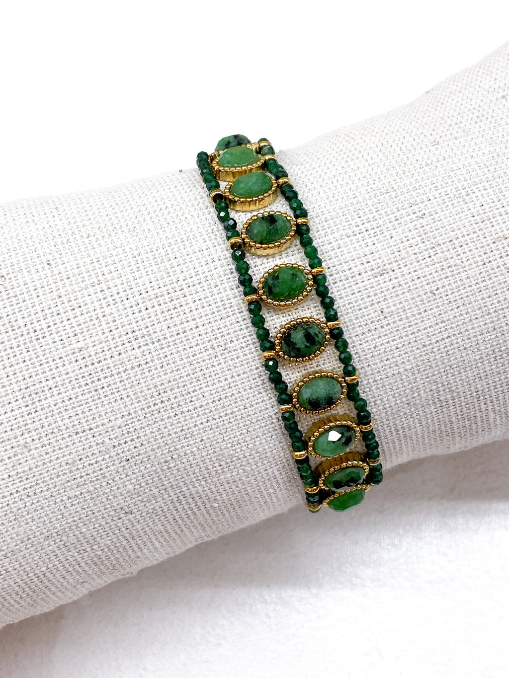 Bracelet manchette style florentin en pierres naturelles et acier doré