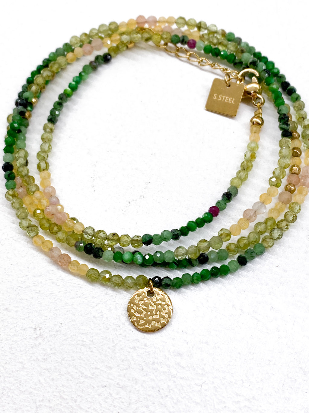 Bracelet multi-tour avec médaillon en acier inoxydable