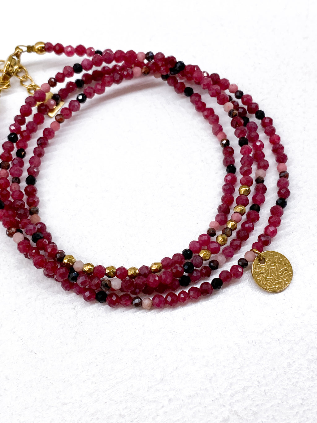 Bracelet multi-tour avec médaillon en acier inoxydable