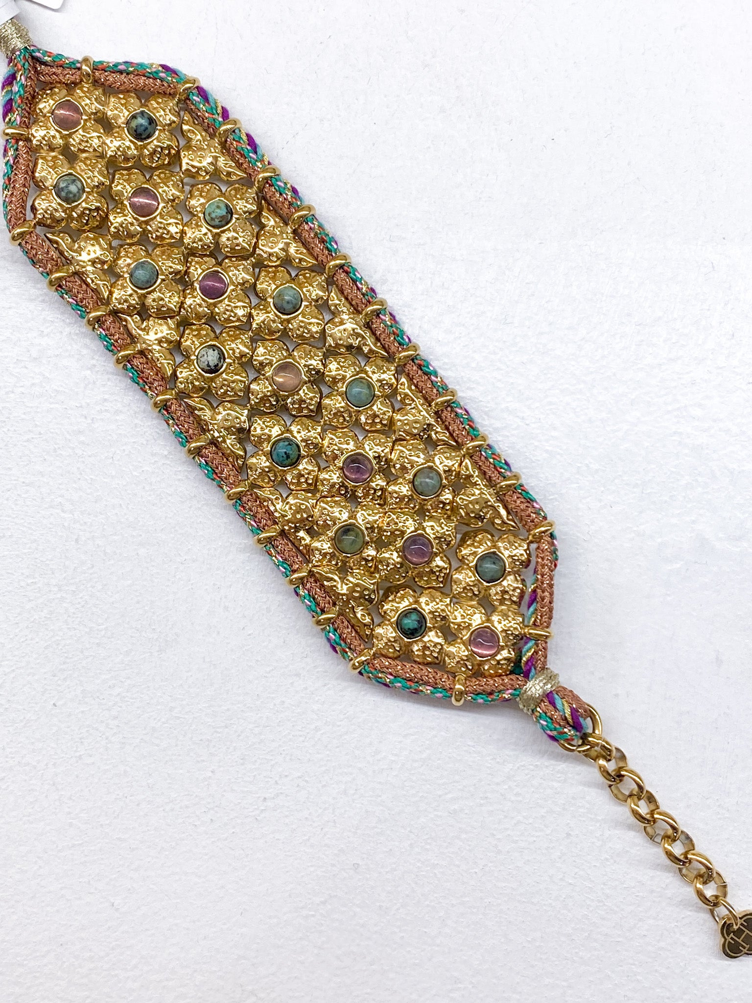 Bracelet manchette femme en pierres naturelles et cordon tressé