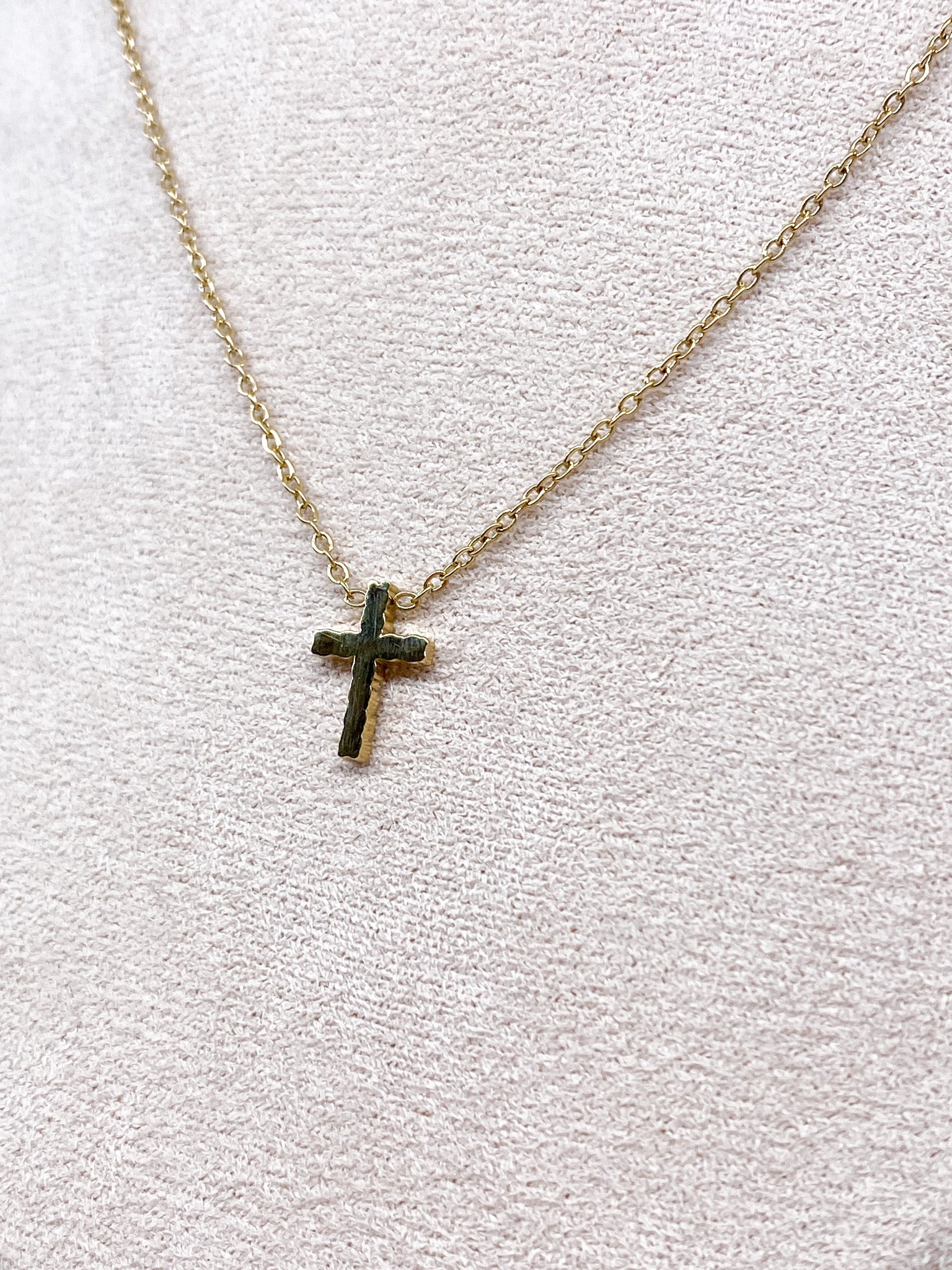 Collier fin en acier inoxydable à croix lisse