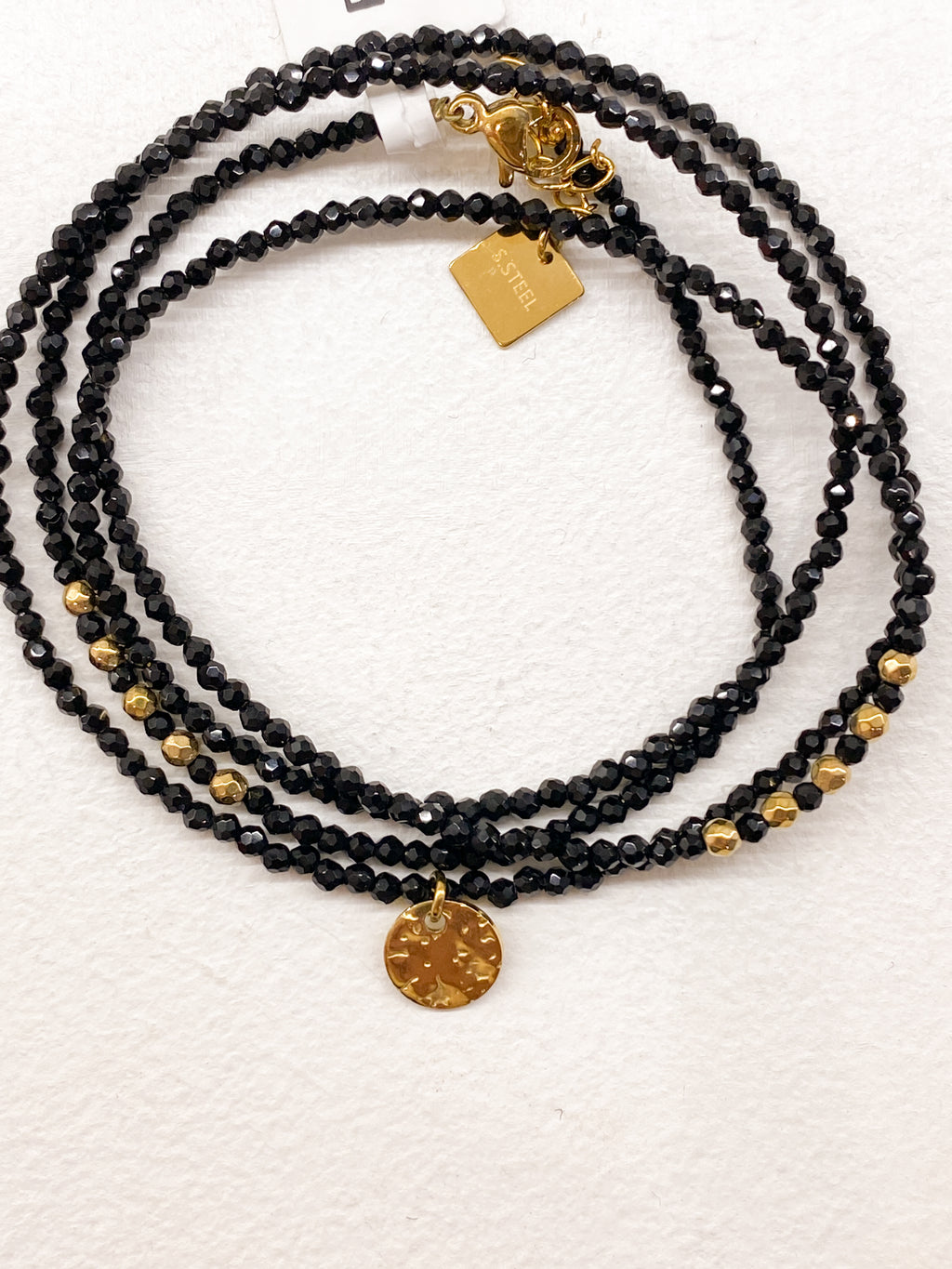 Bracelet multi-tour avec médaillon en acier inoxydable