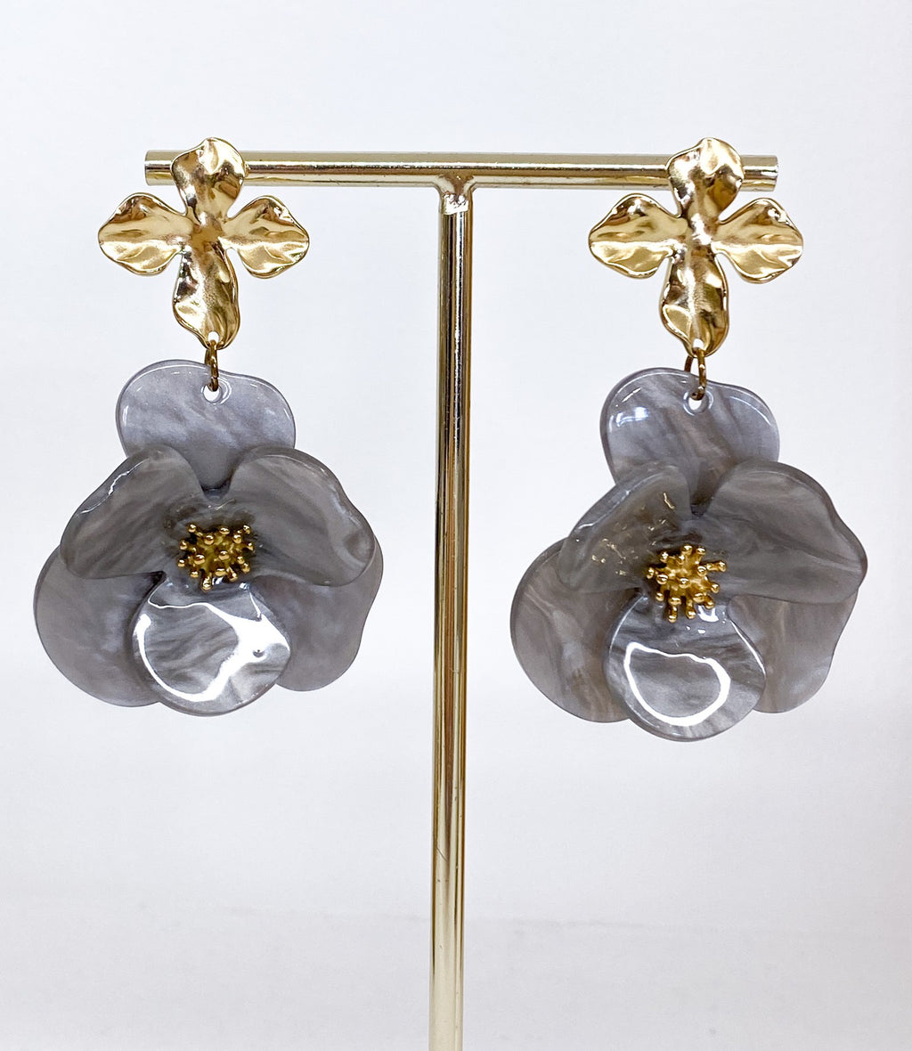Boucles d’oreilles fleur en résine et acier inoxydable doré