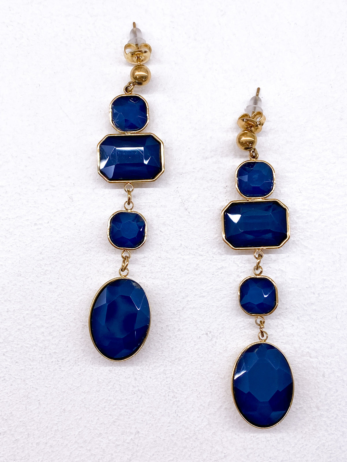 Boucles d’oreilles longues en pâte de verre colorée
