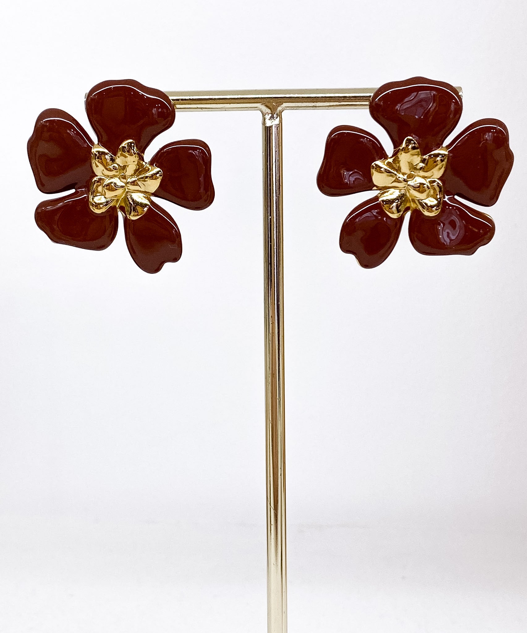 Boucles d’oreilles dorées à pétales colorés émaillées
