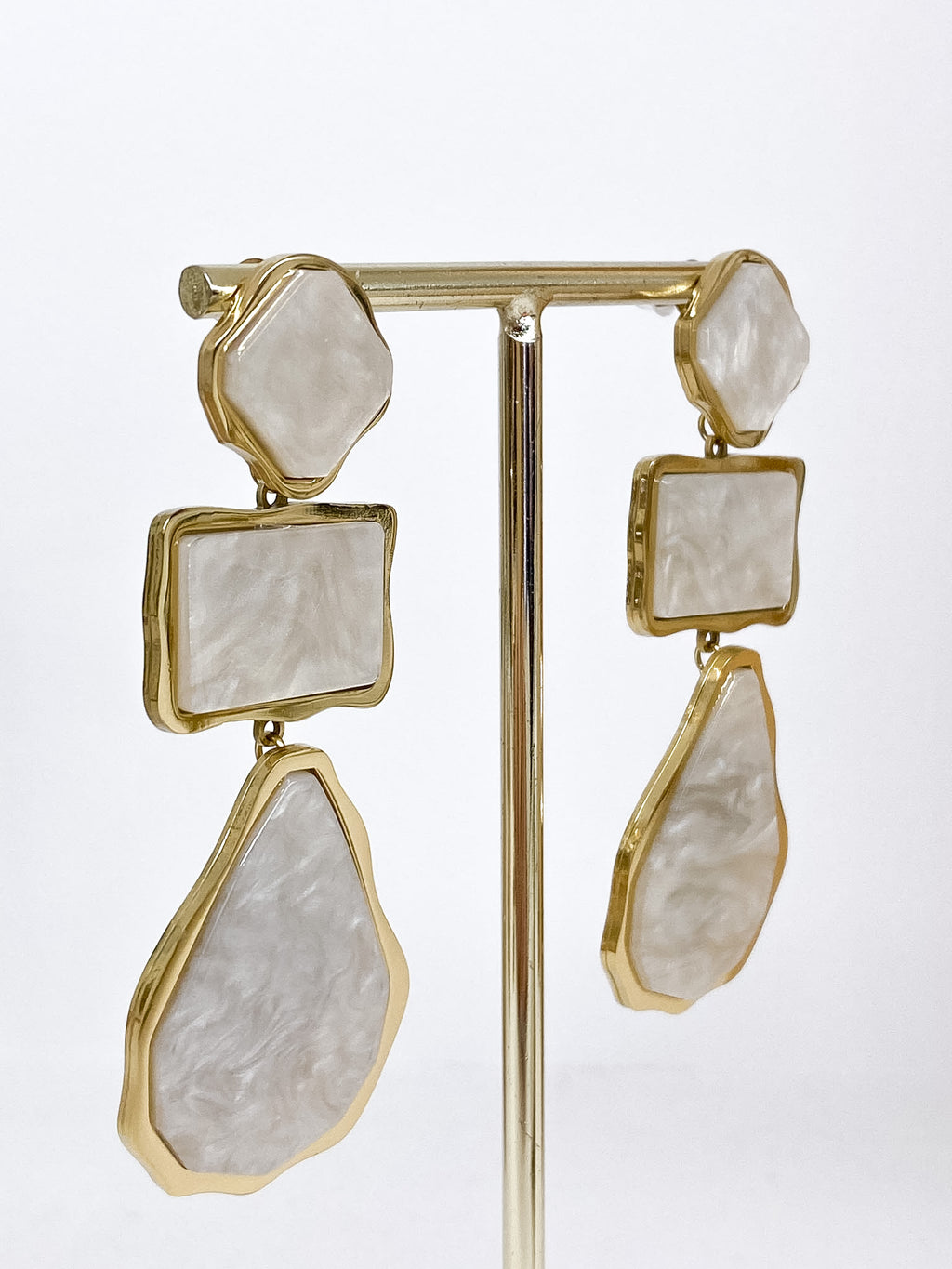 Boucles d’oreilles longues géométriques en acétate nacré