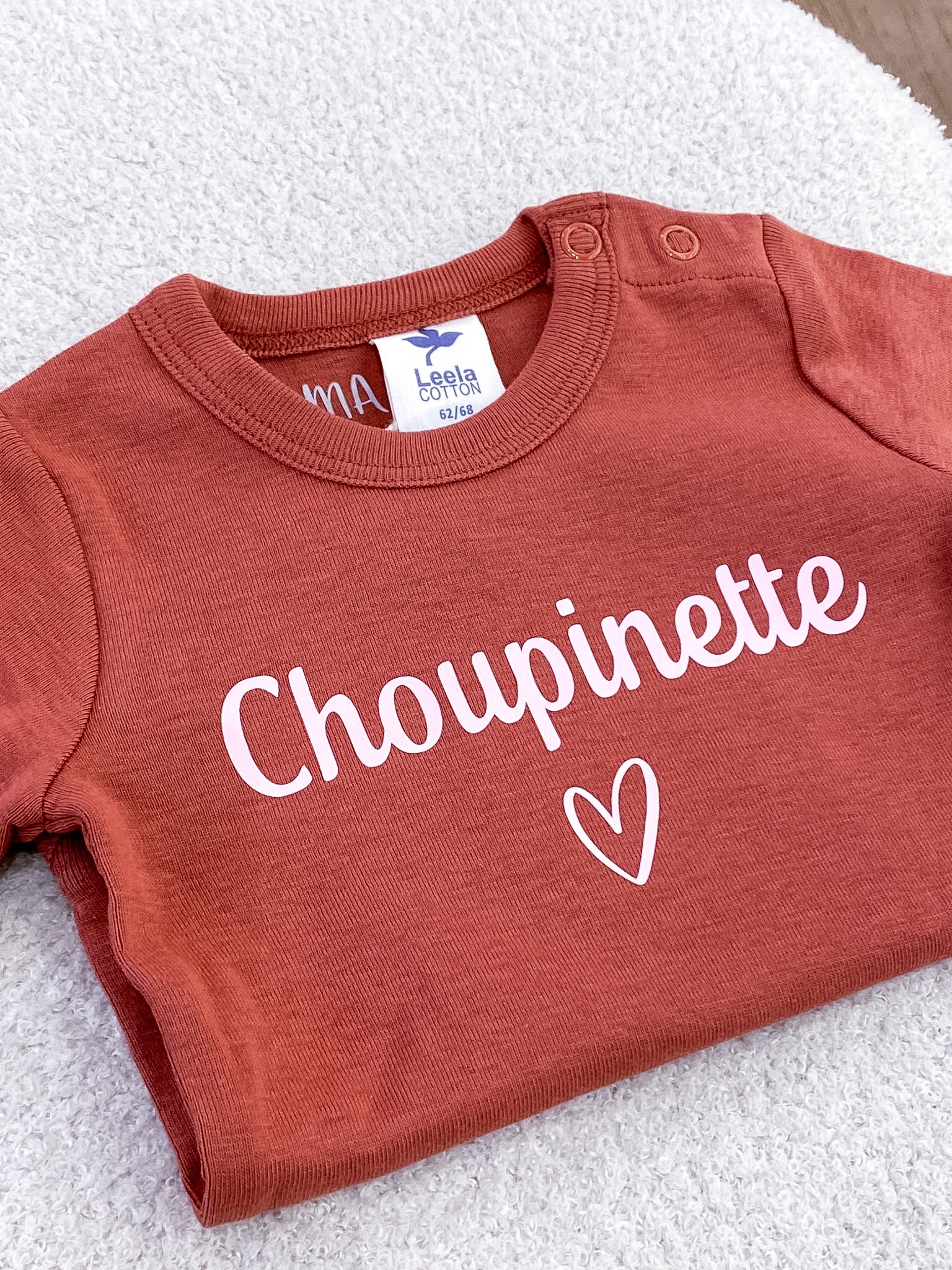 Body bébé personnalisé terracotta – manches courtes