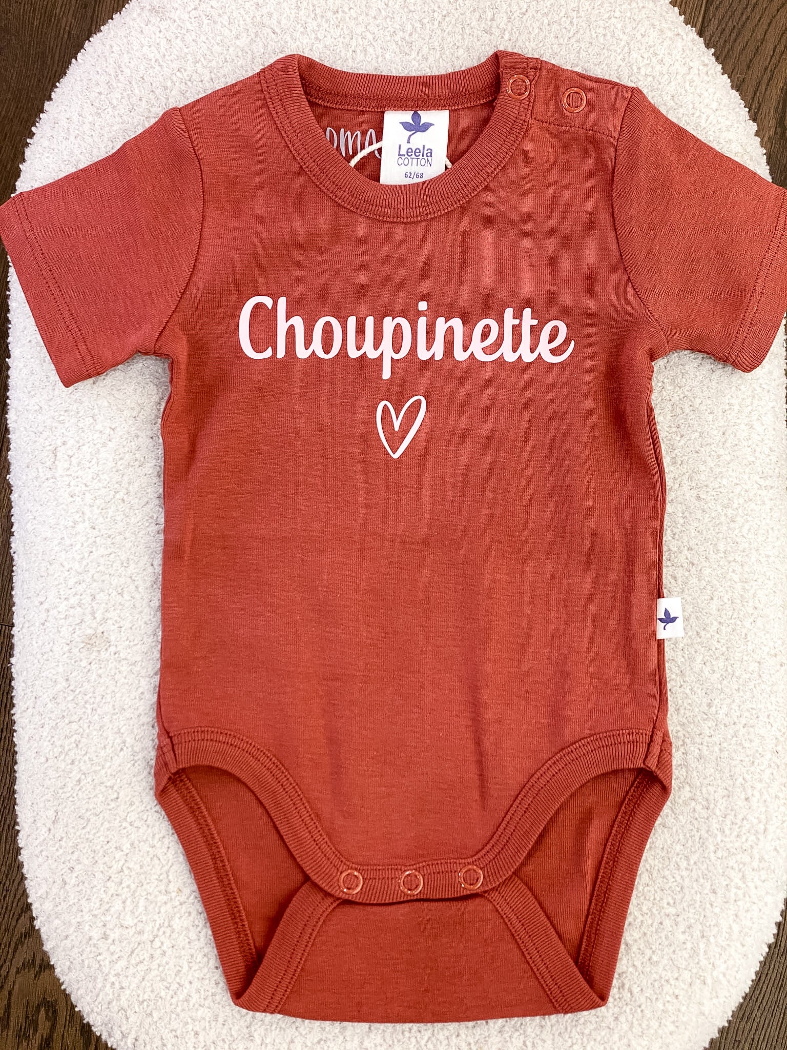 Body bébé personnalisé terracotta – manches courtes