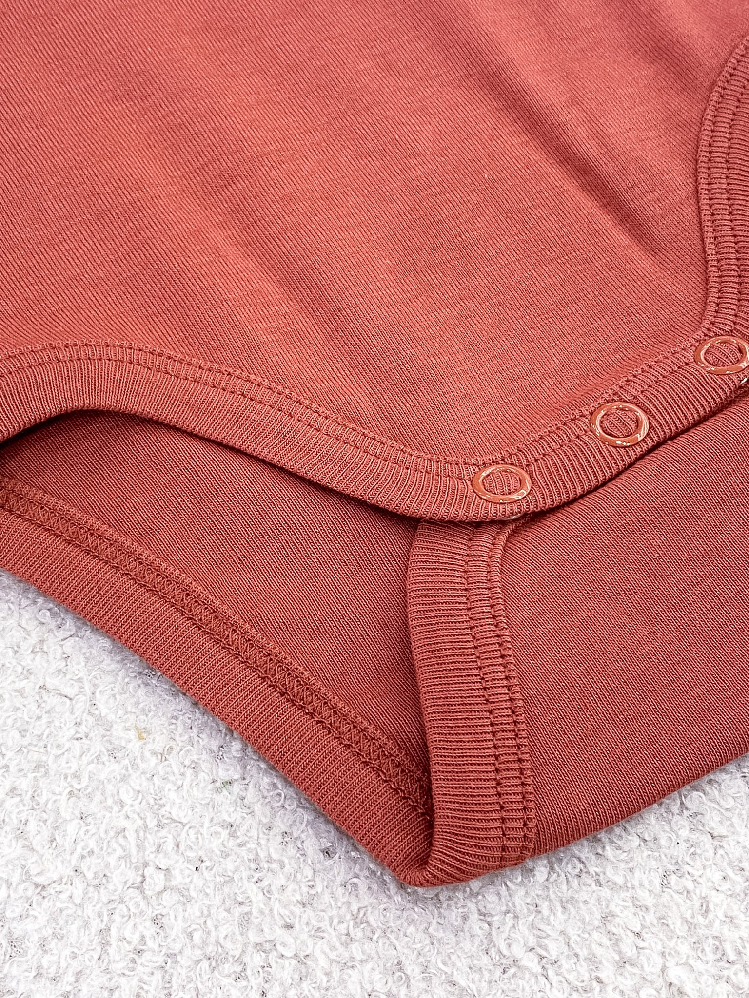 Body bébé personnalisé terracotta – manches courtes