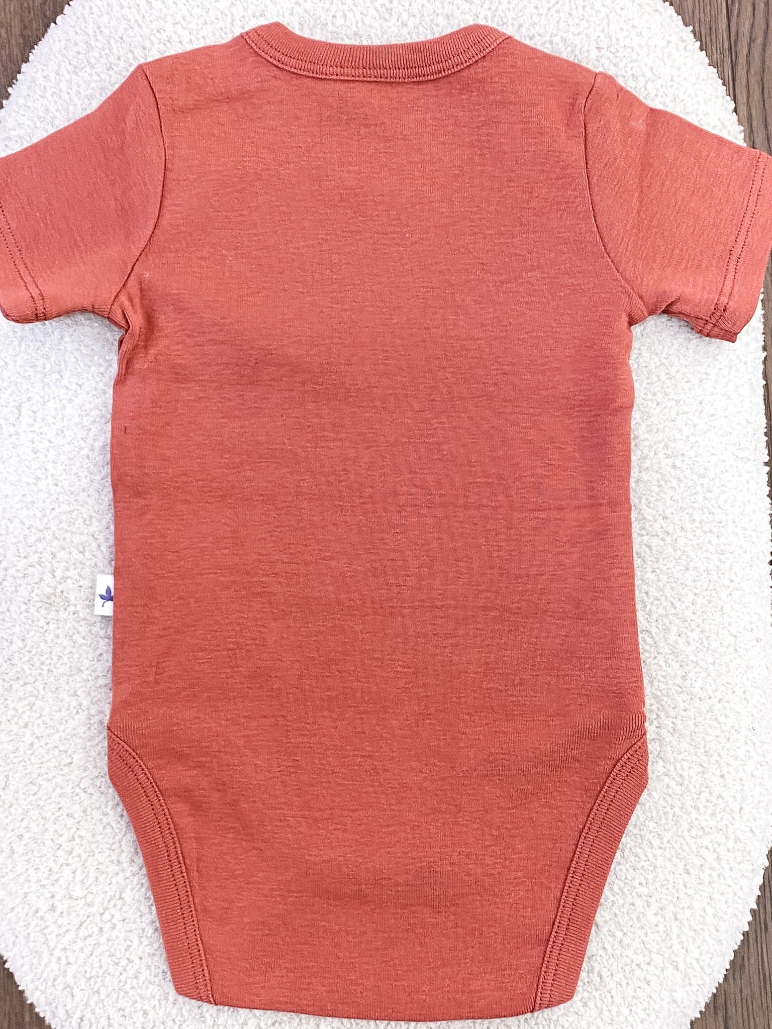 Body bébé personnalisé terracotta – manches courtes