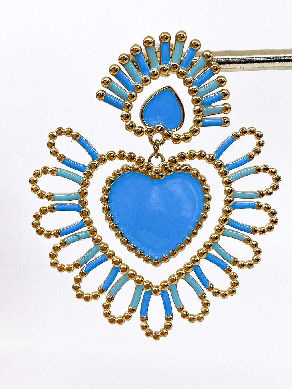 Boucles d’oreilles dorées cœur ajouré émaillé