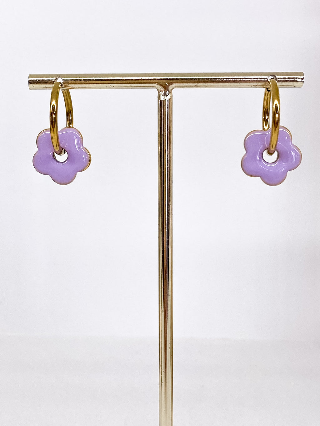 Créoles dorées avec pendentif fleur émaillée