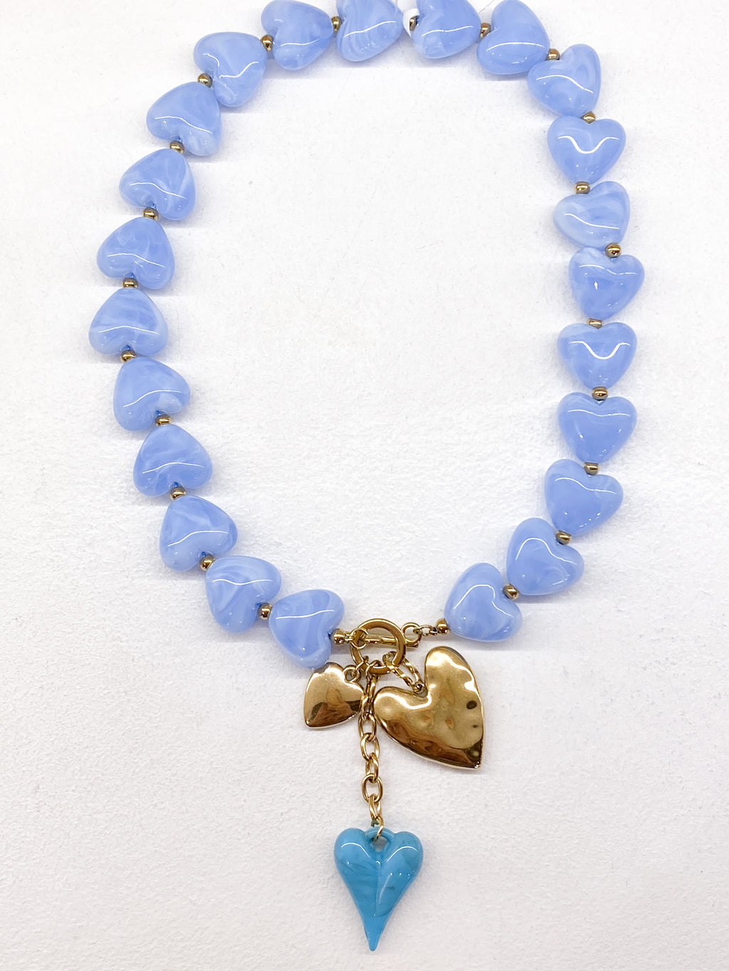 Collier femme à perles cœur en acétate coloré