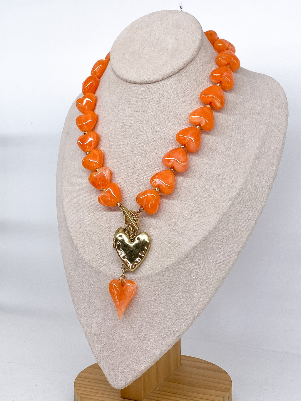 Collier femme à perles cœur en acétate coloré