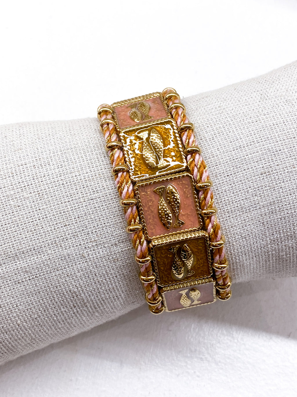 Bracelet manchette femme émail et motifs poissons