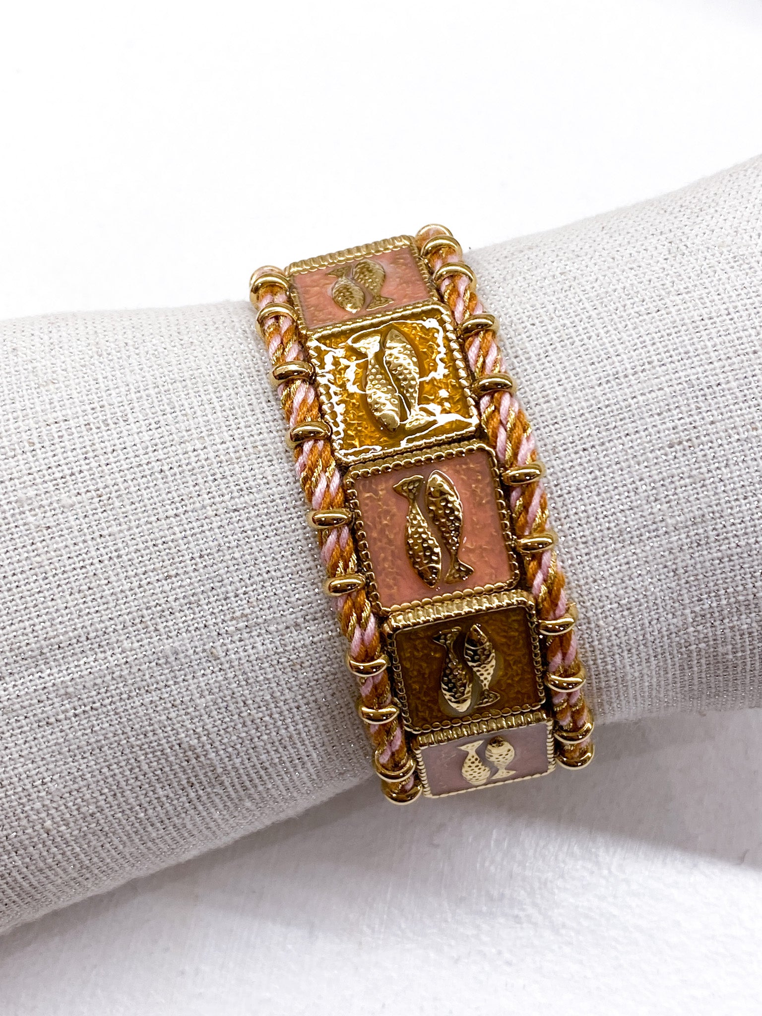 Bracelet manchette femme émail et motifs poissons