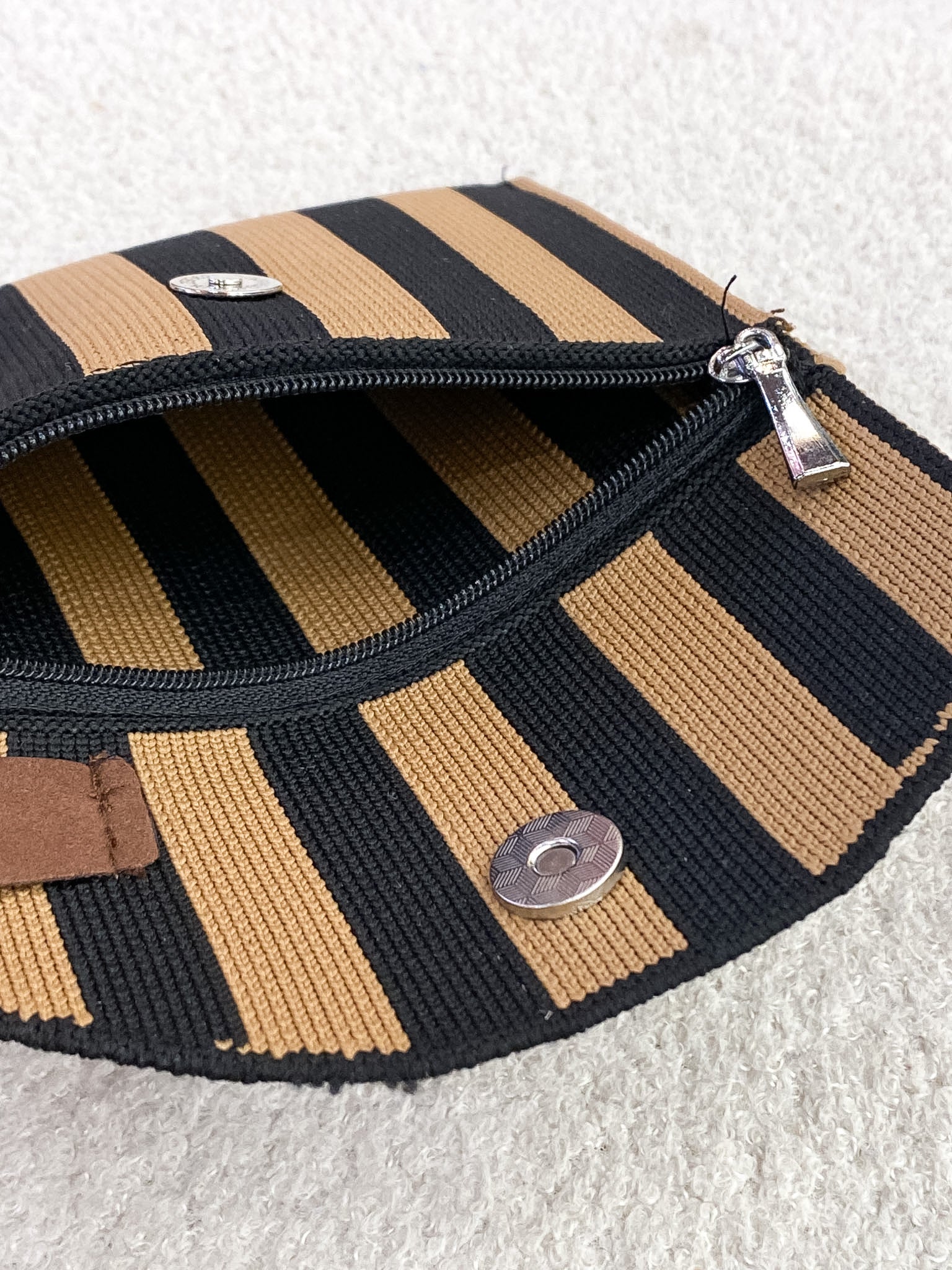Porte-monnaie carré femme rayé compact