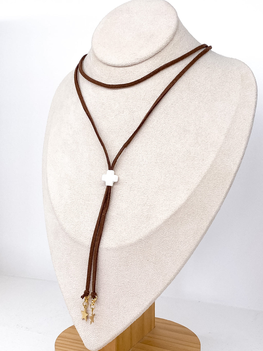 Collier cordon coulissant en suédine avec perle céramique