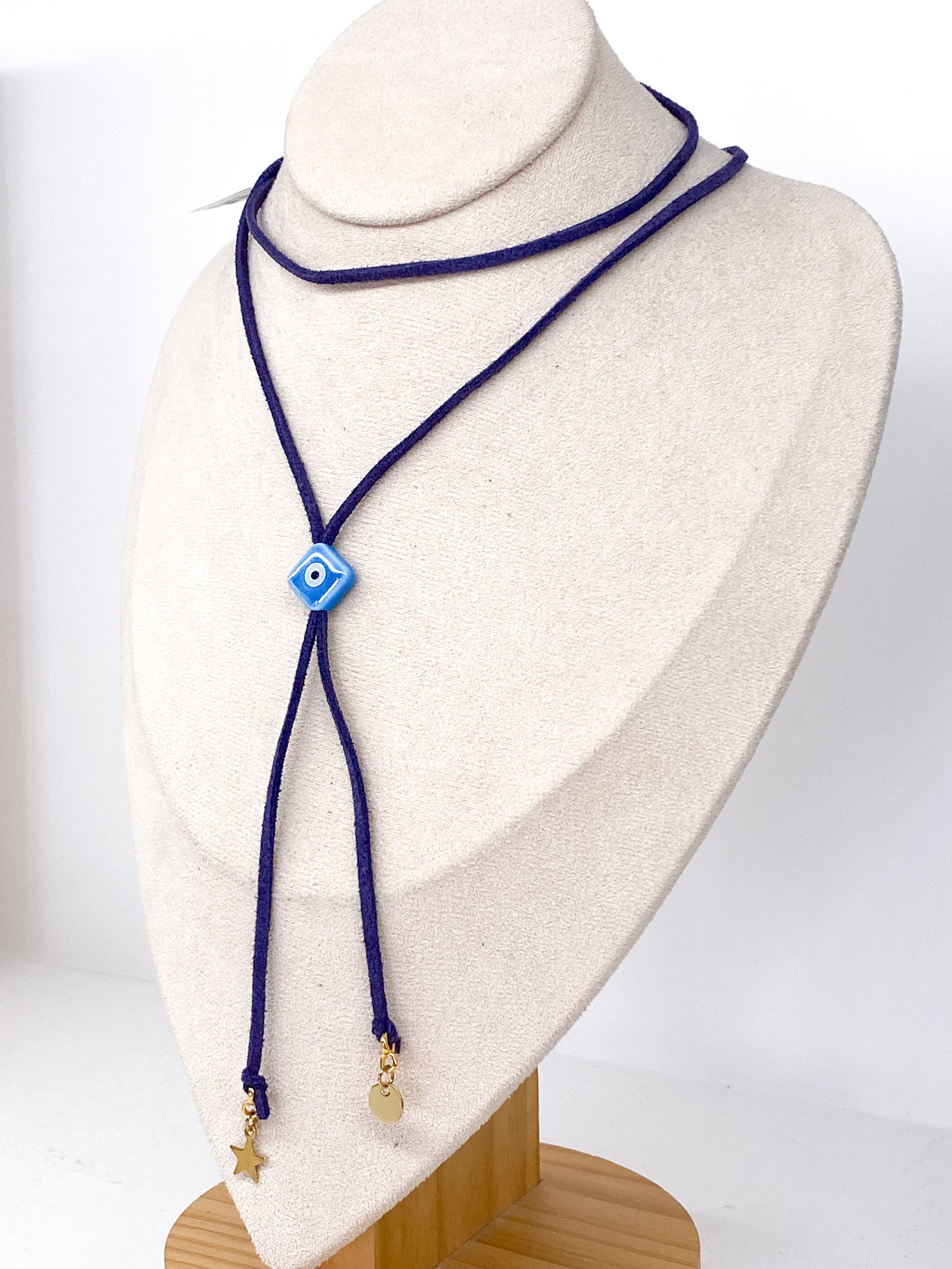 Collier cordon coulissant en suédine avec perle céramique