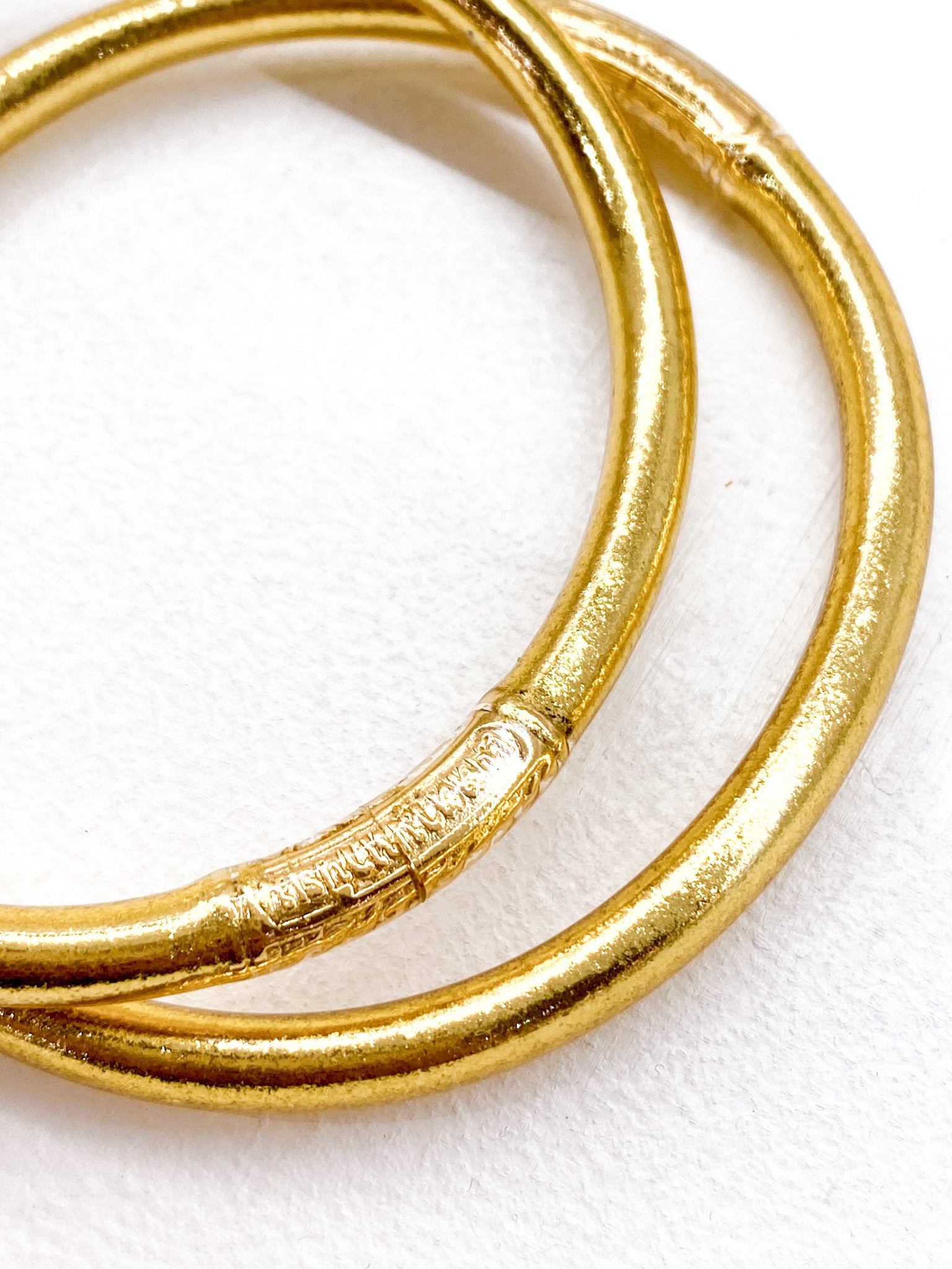 Bracelet bouddhiste doré épais Ikita