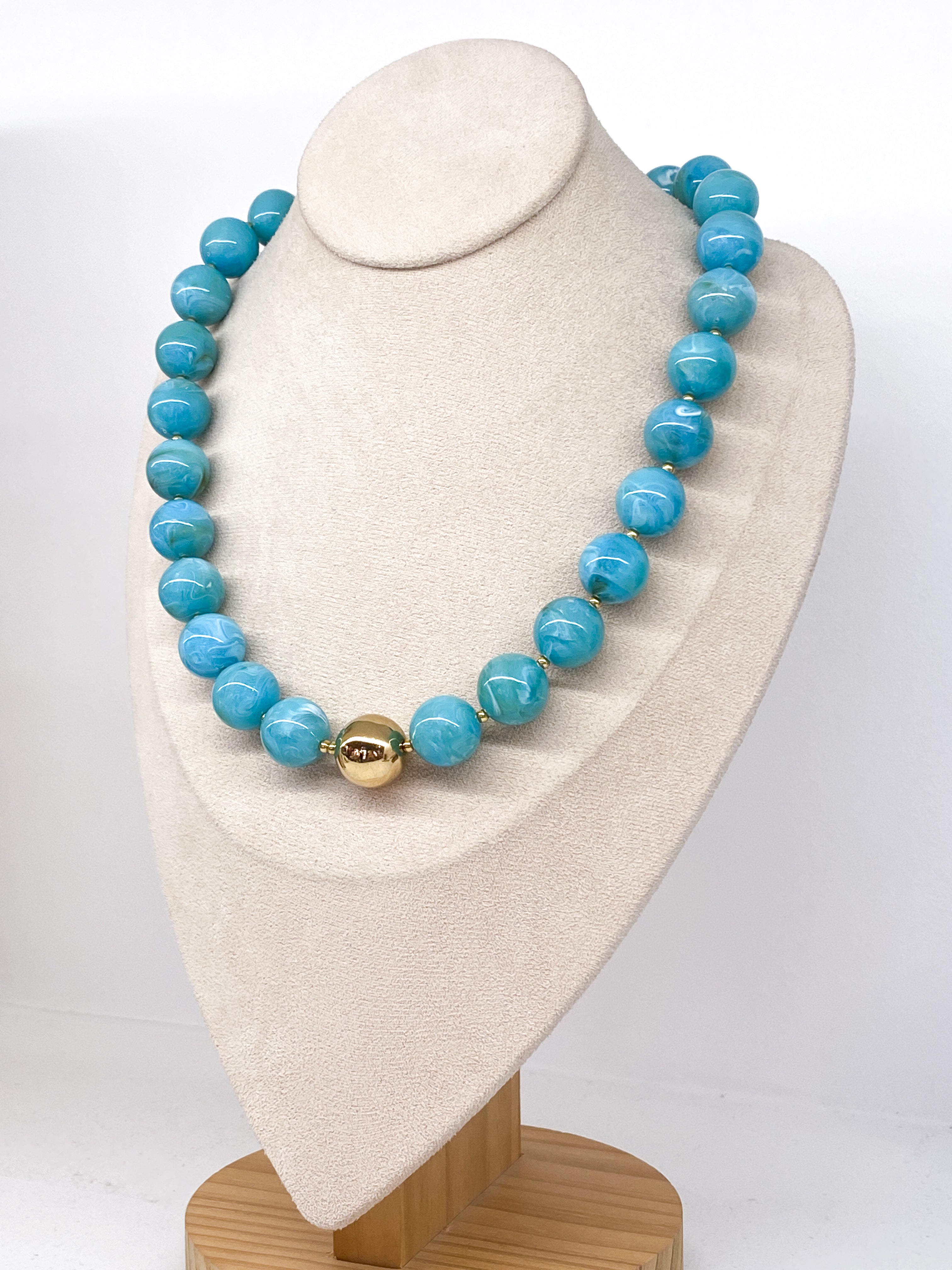 Collier perles rondes colorées en acétate