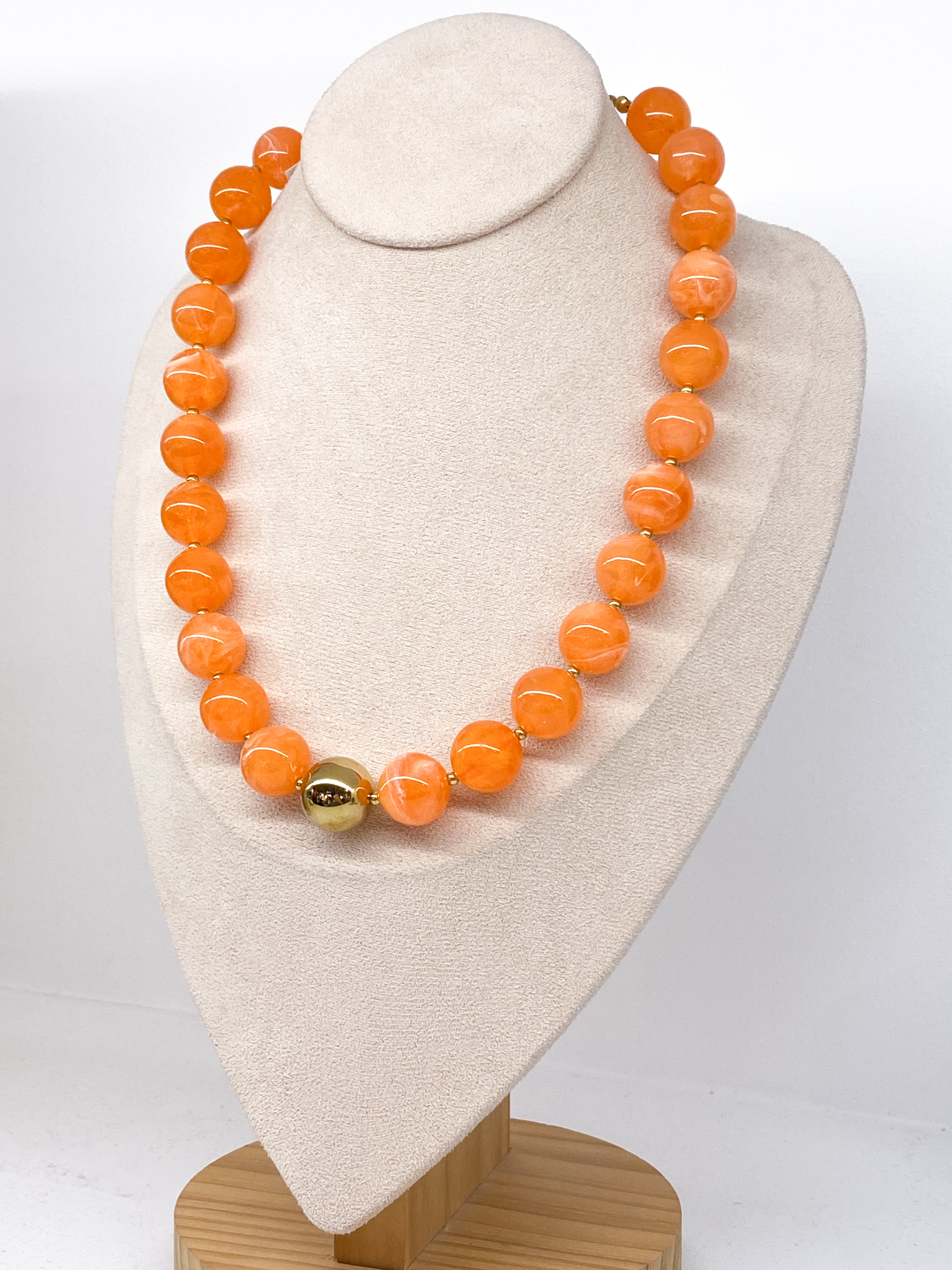 Collier perles rondes colorées en acétate