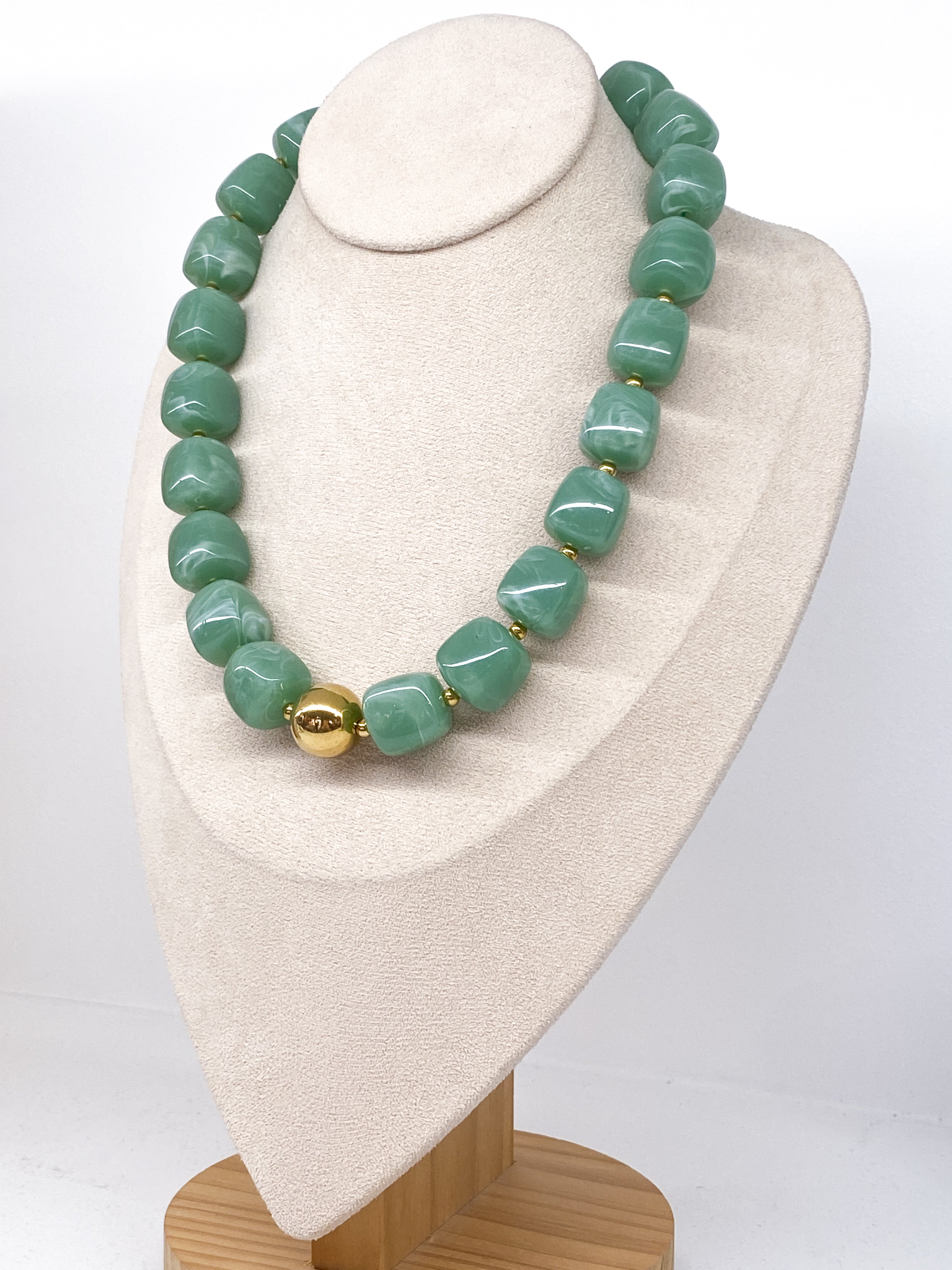 Collier perles carrées acétate marbré
