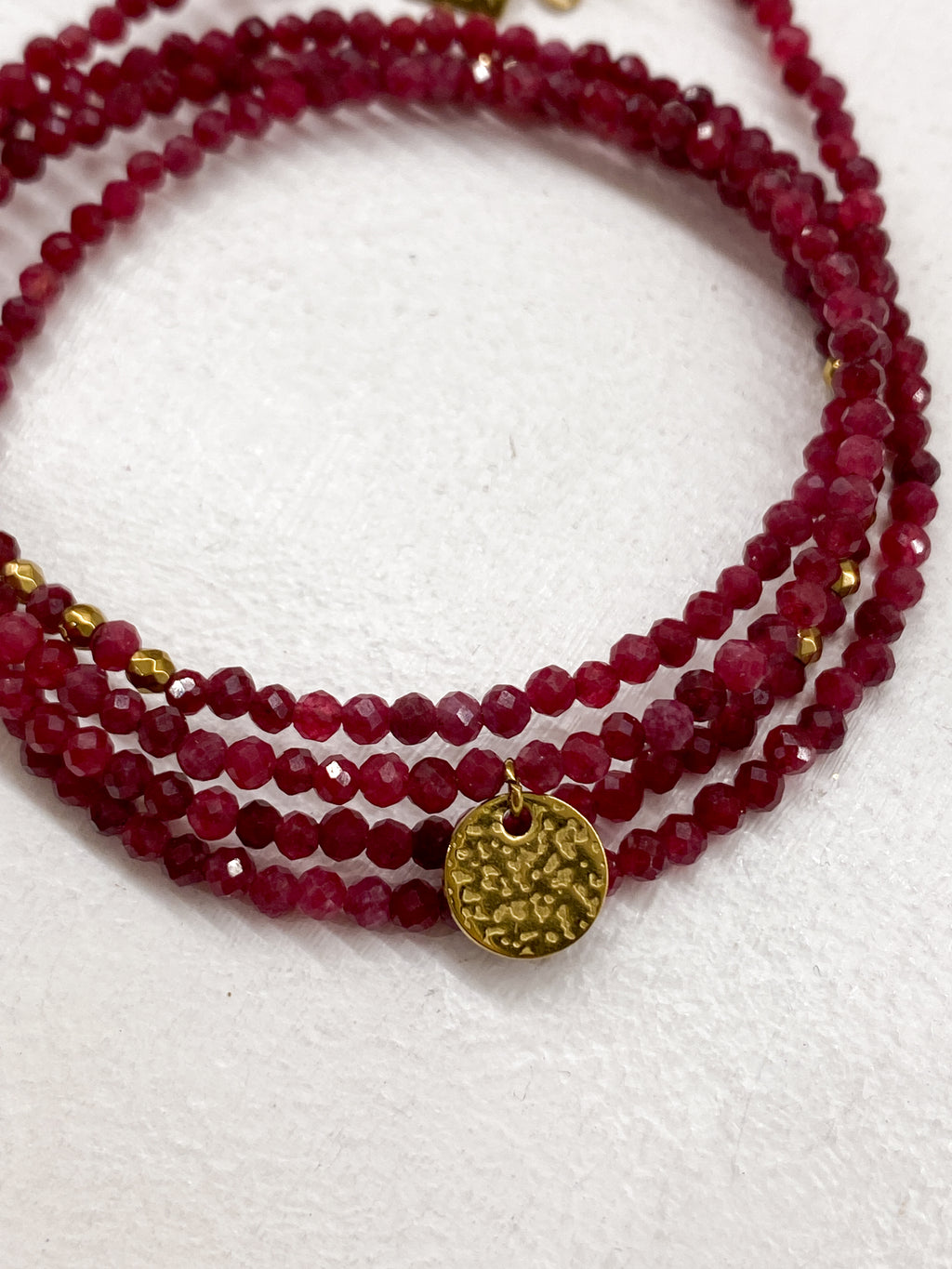 Bracelet multi-tour avec médaillon en acier inoxydable