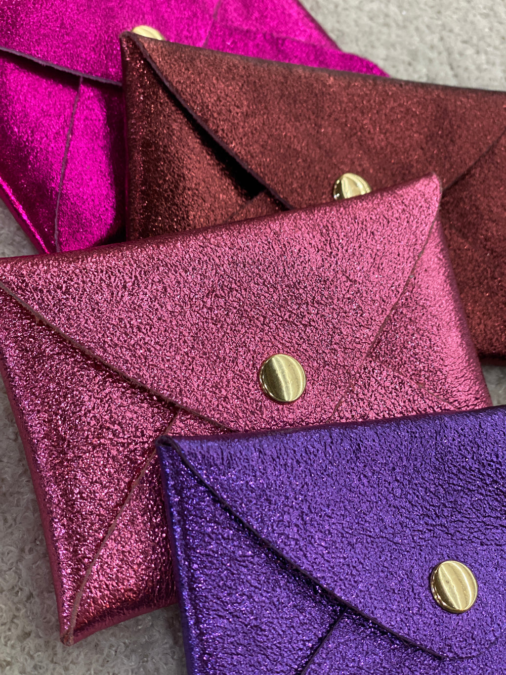 Porte-cartes en cuir de vachette rose et violet
