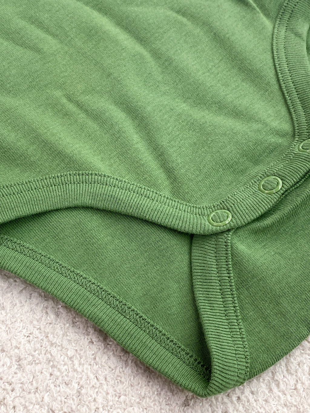 Body bébé personnalisé vert – manches courtes